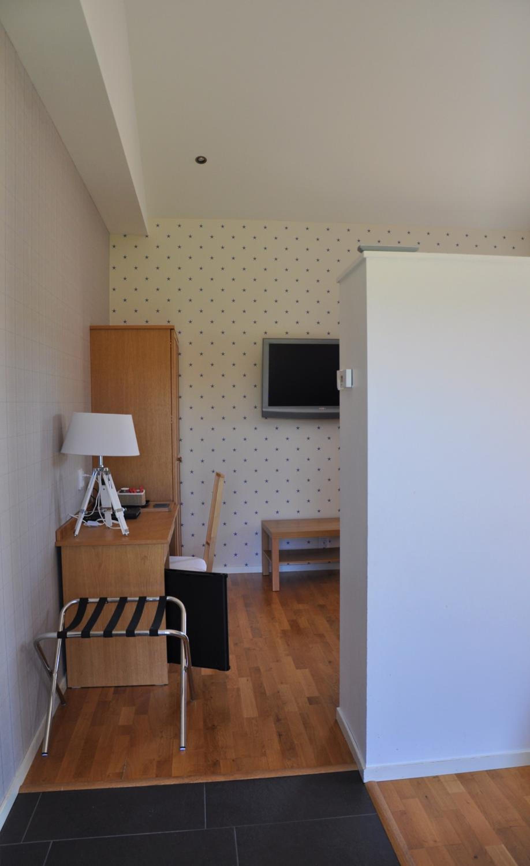 Suite - Photo 2