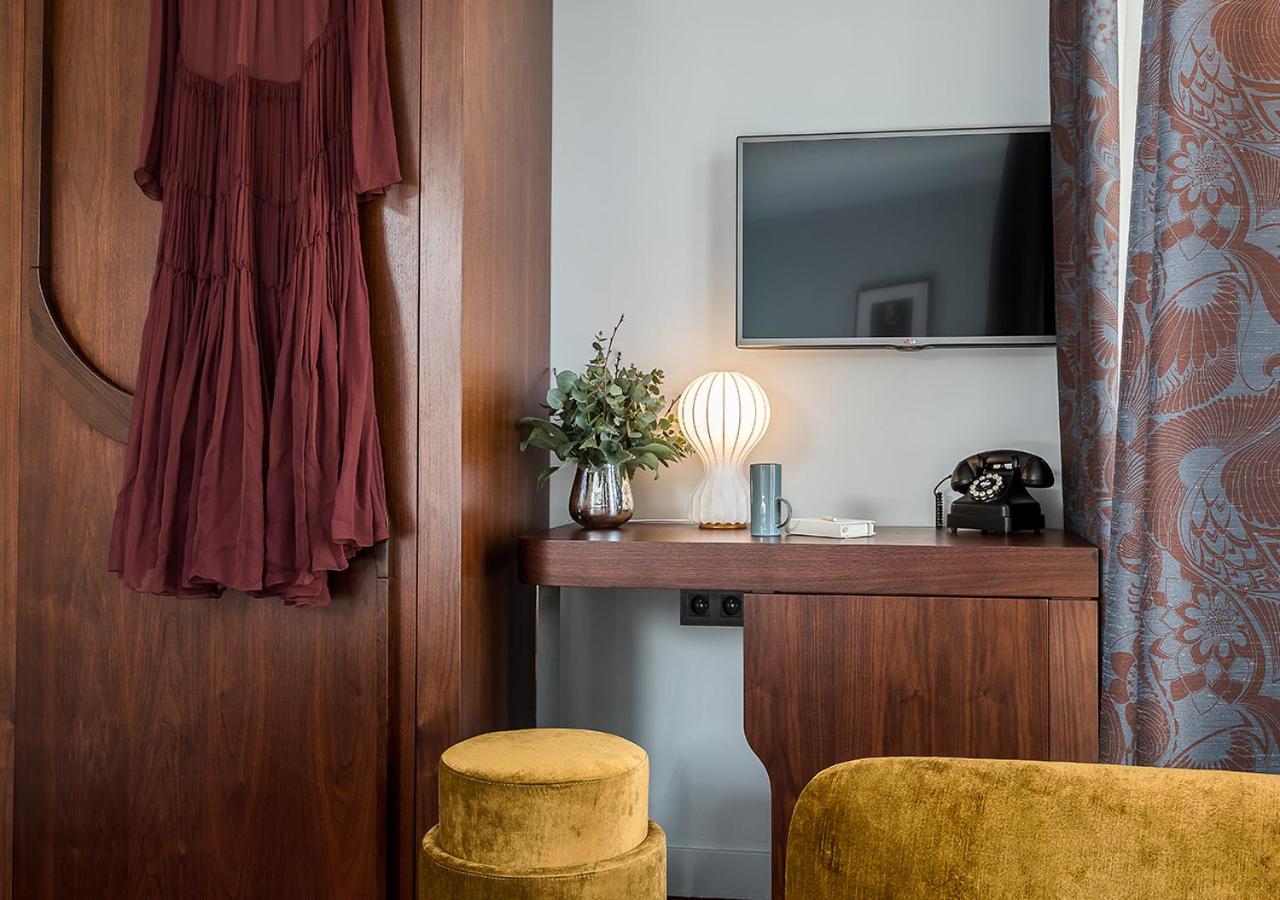 Deluxe Double Room thumbnail 5