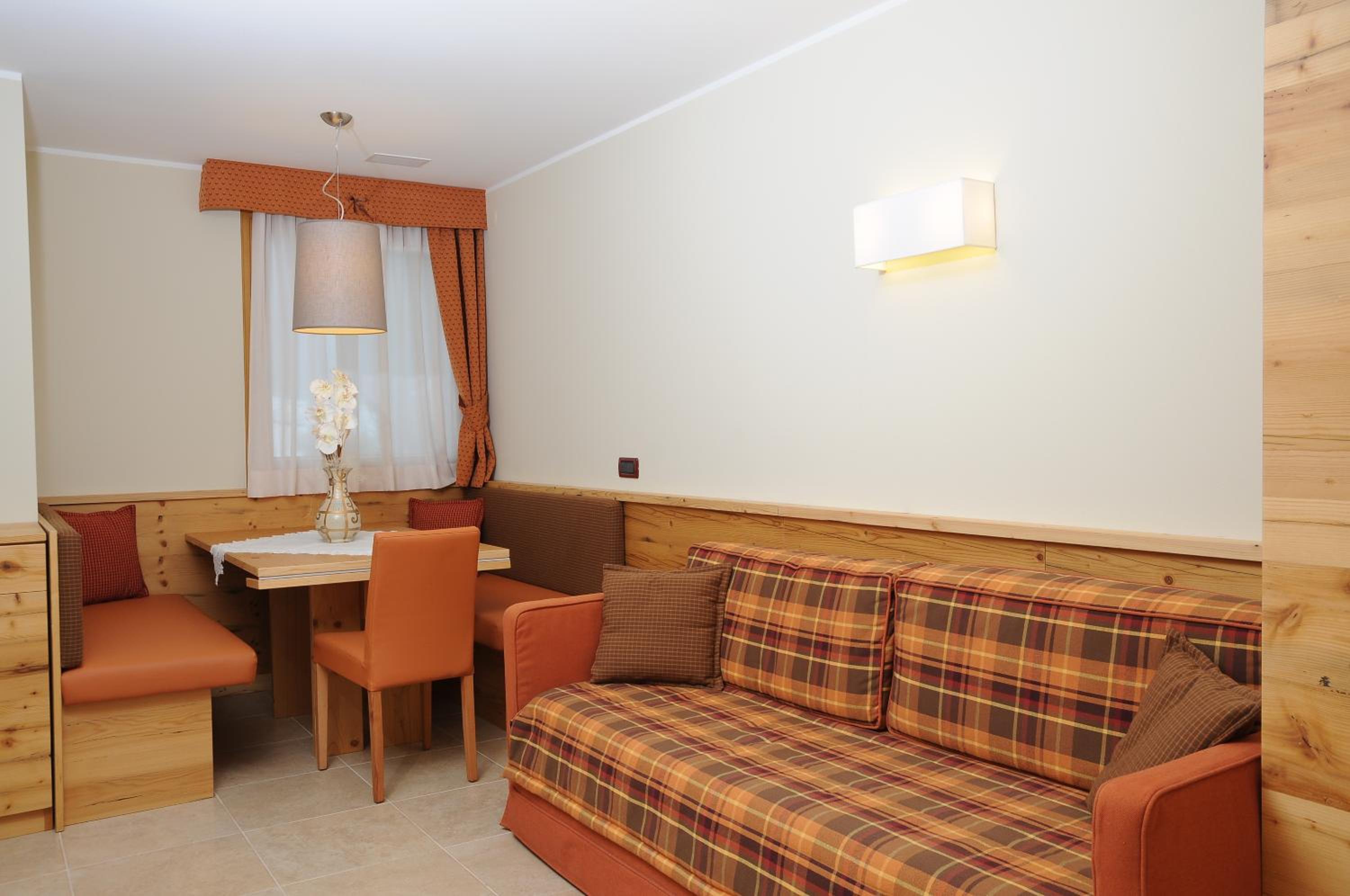 Comfort Two-Bedroom Apartment - Via 4 Novembre 68  photo 2