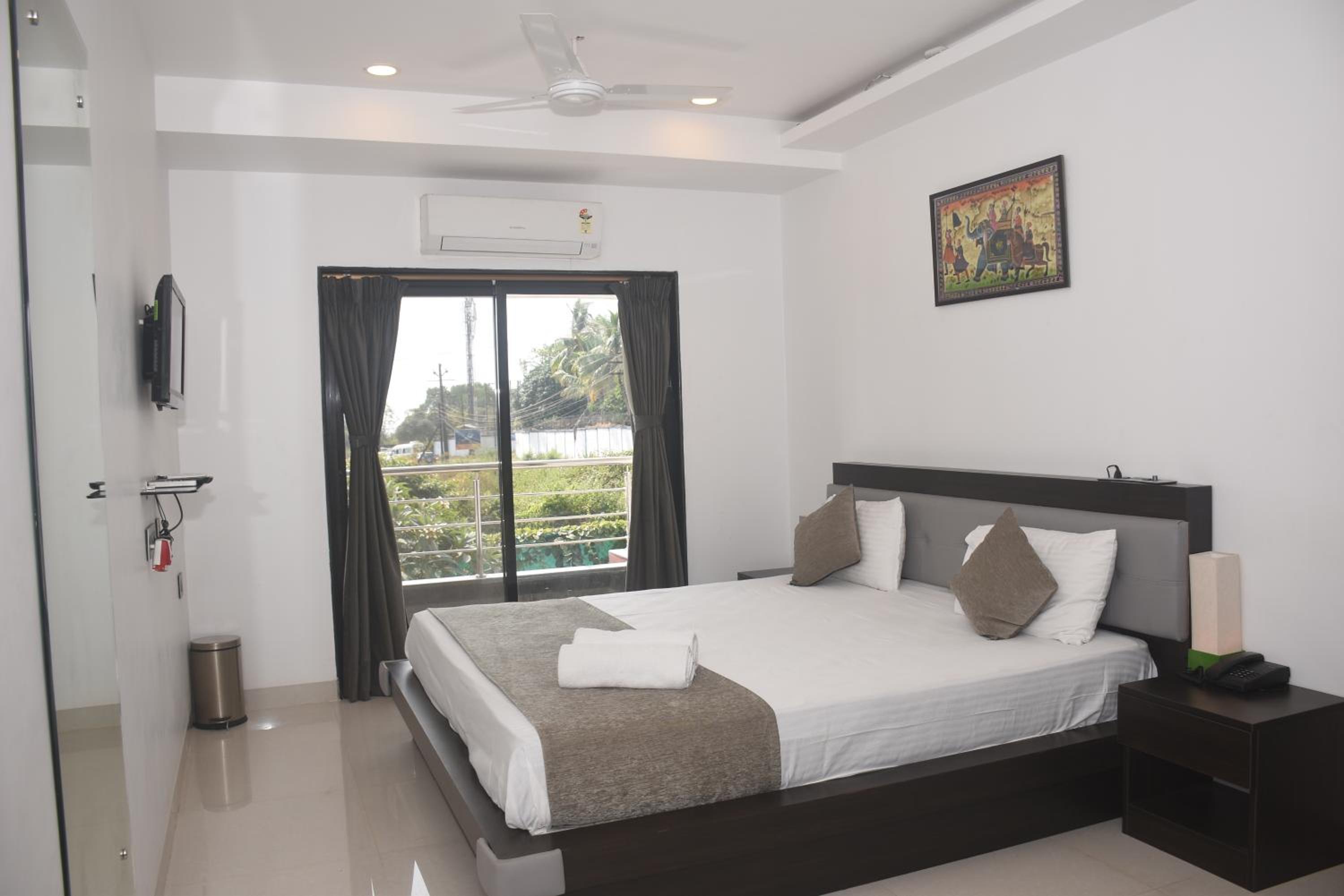 Deluxe Double Room photo 2
