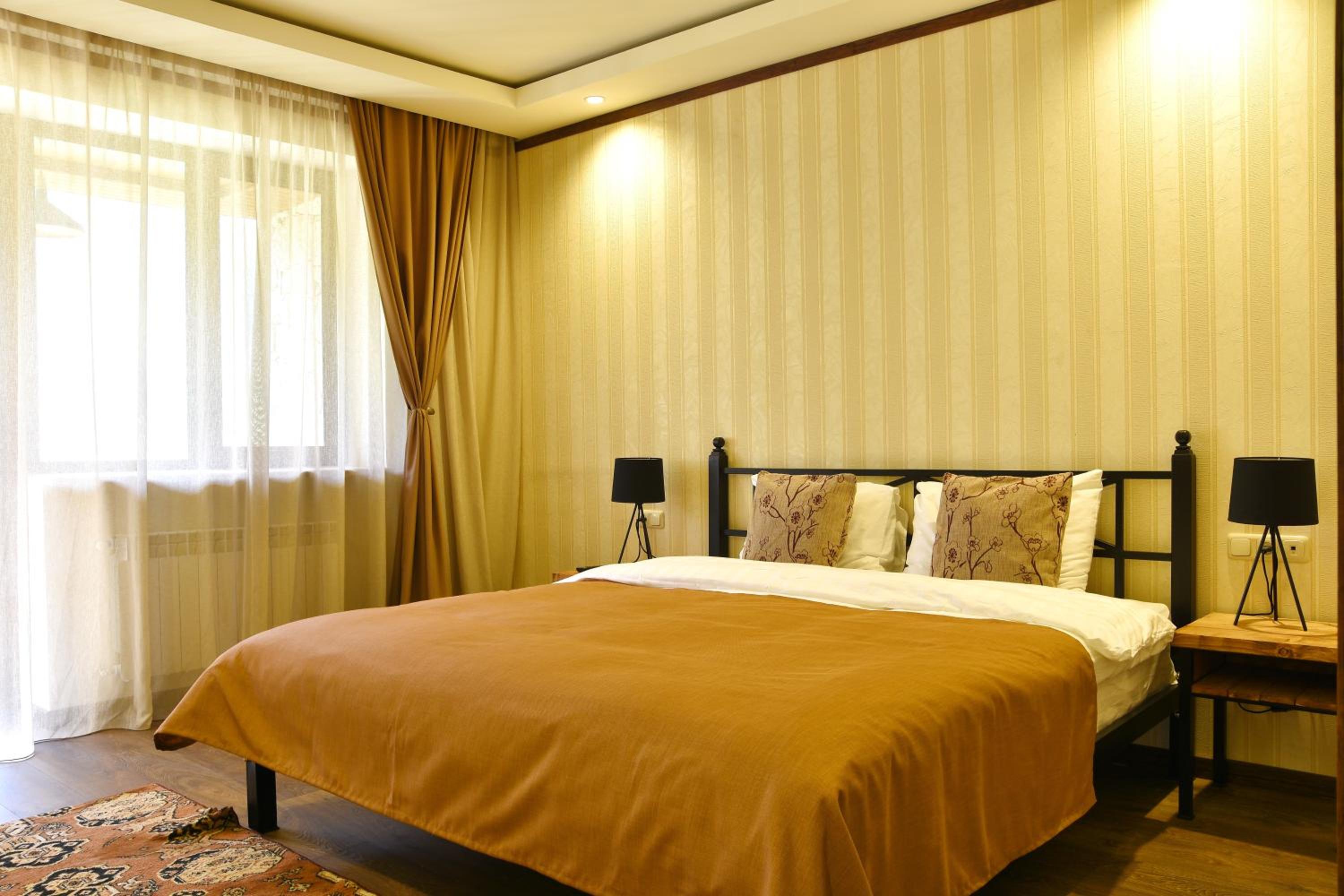 Double Room With Extra Bed photo 3