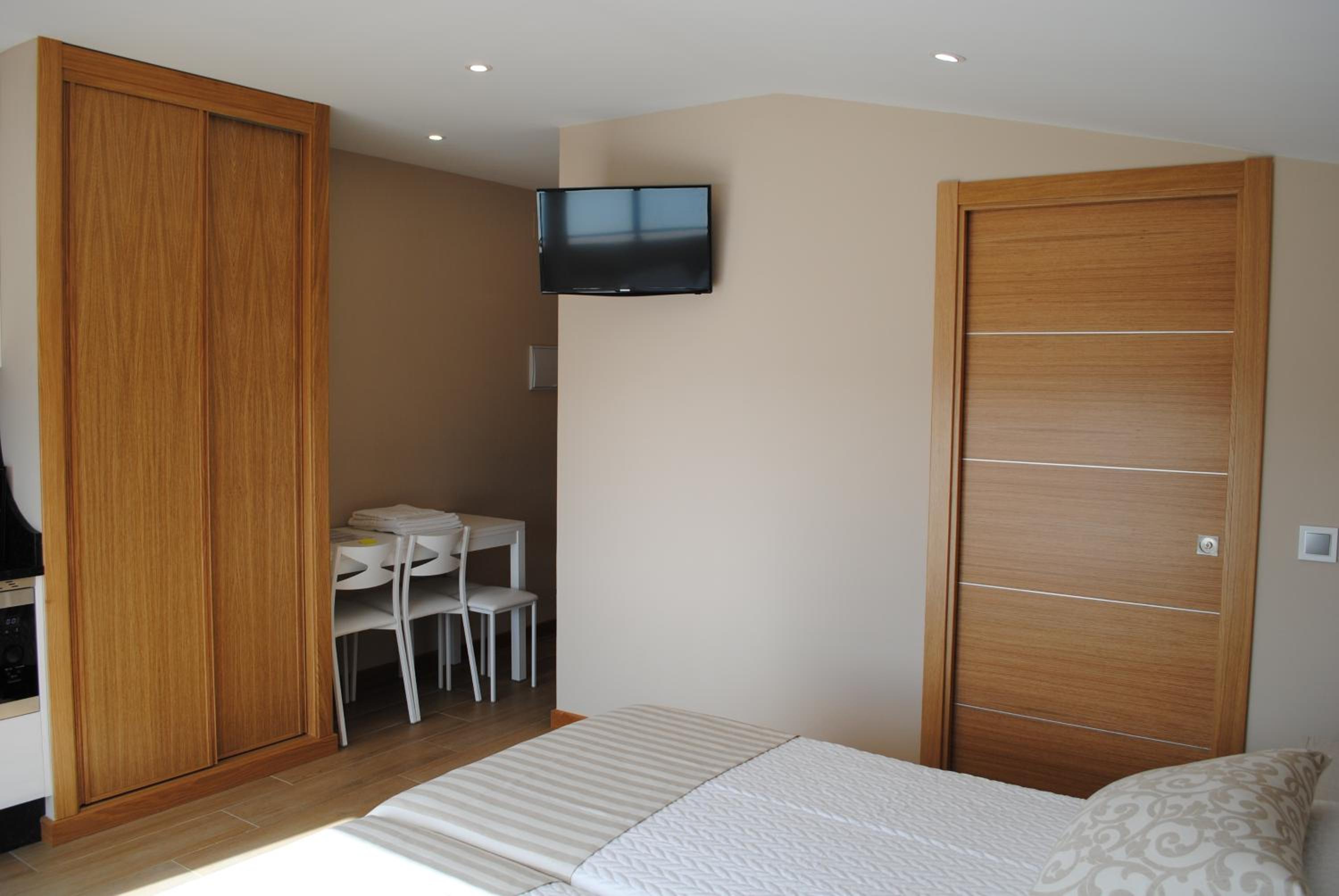 Apartment with Balcony photo 3