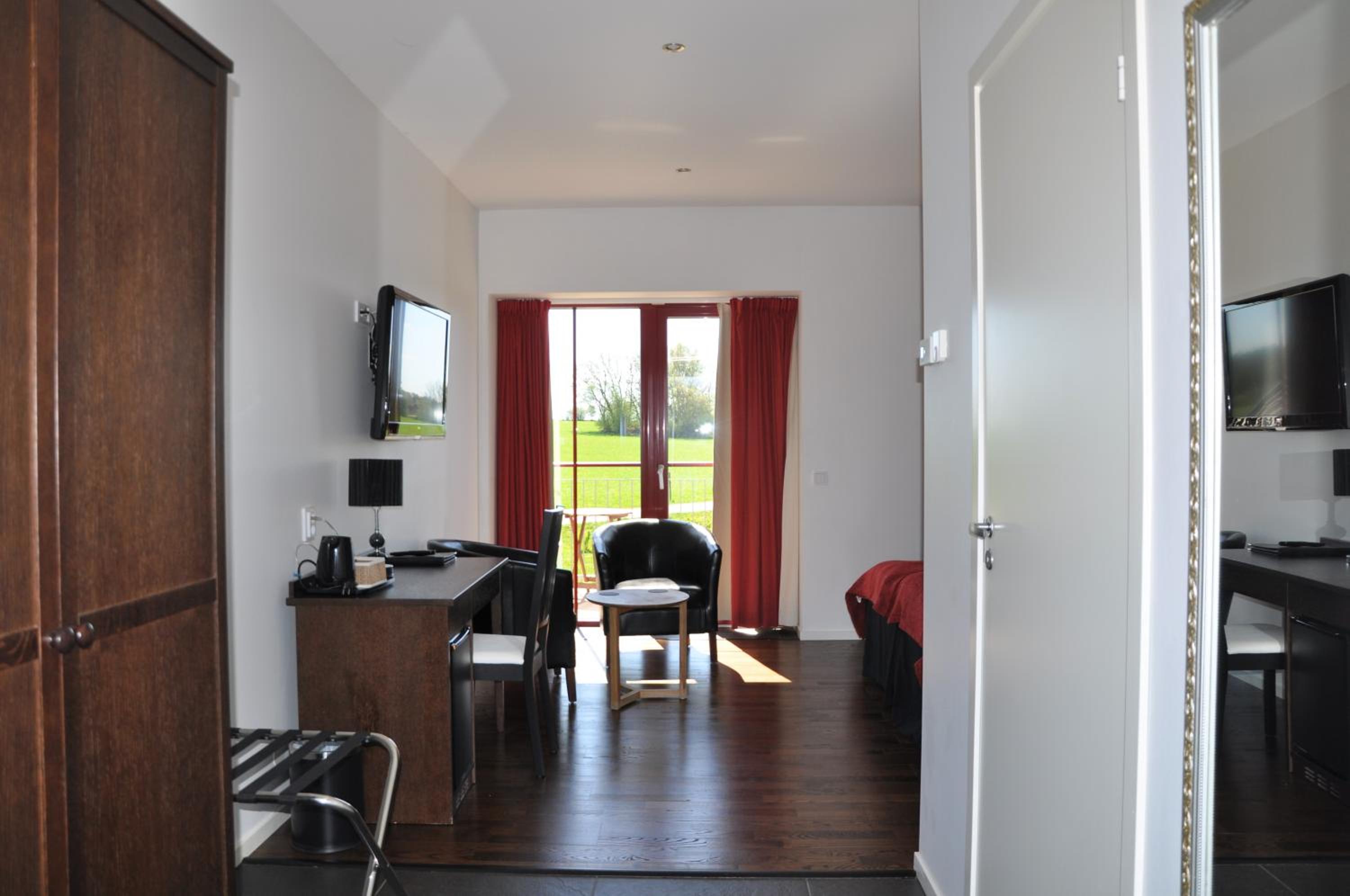 Double Room - Photo 10