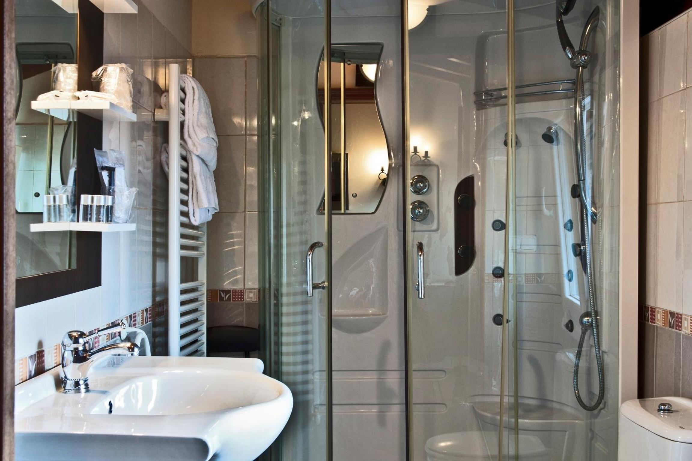 Double or Twin Room - Photo 19