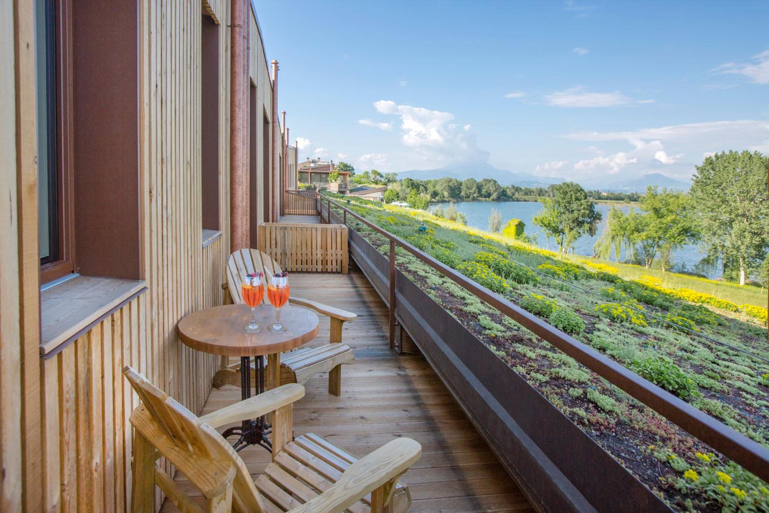 Suite with Lake View photo 3