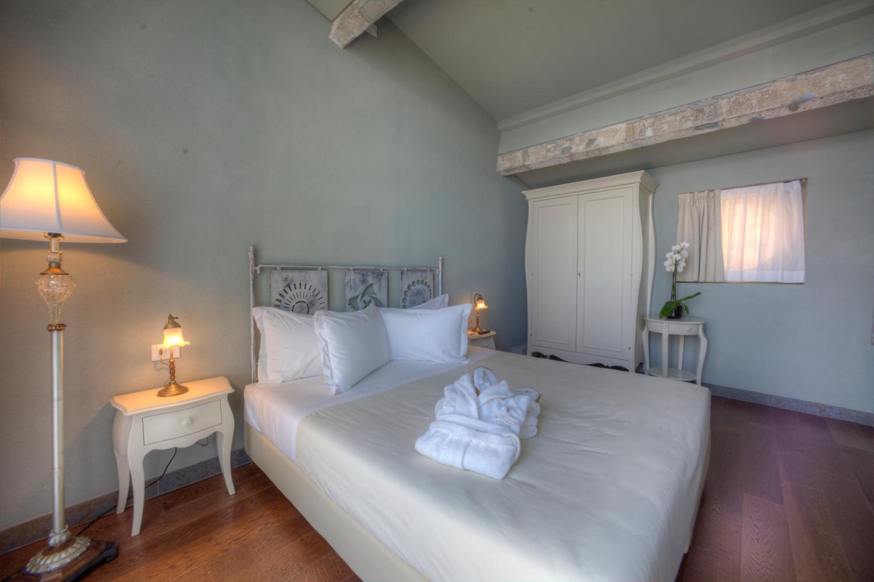 Suite with Lake View