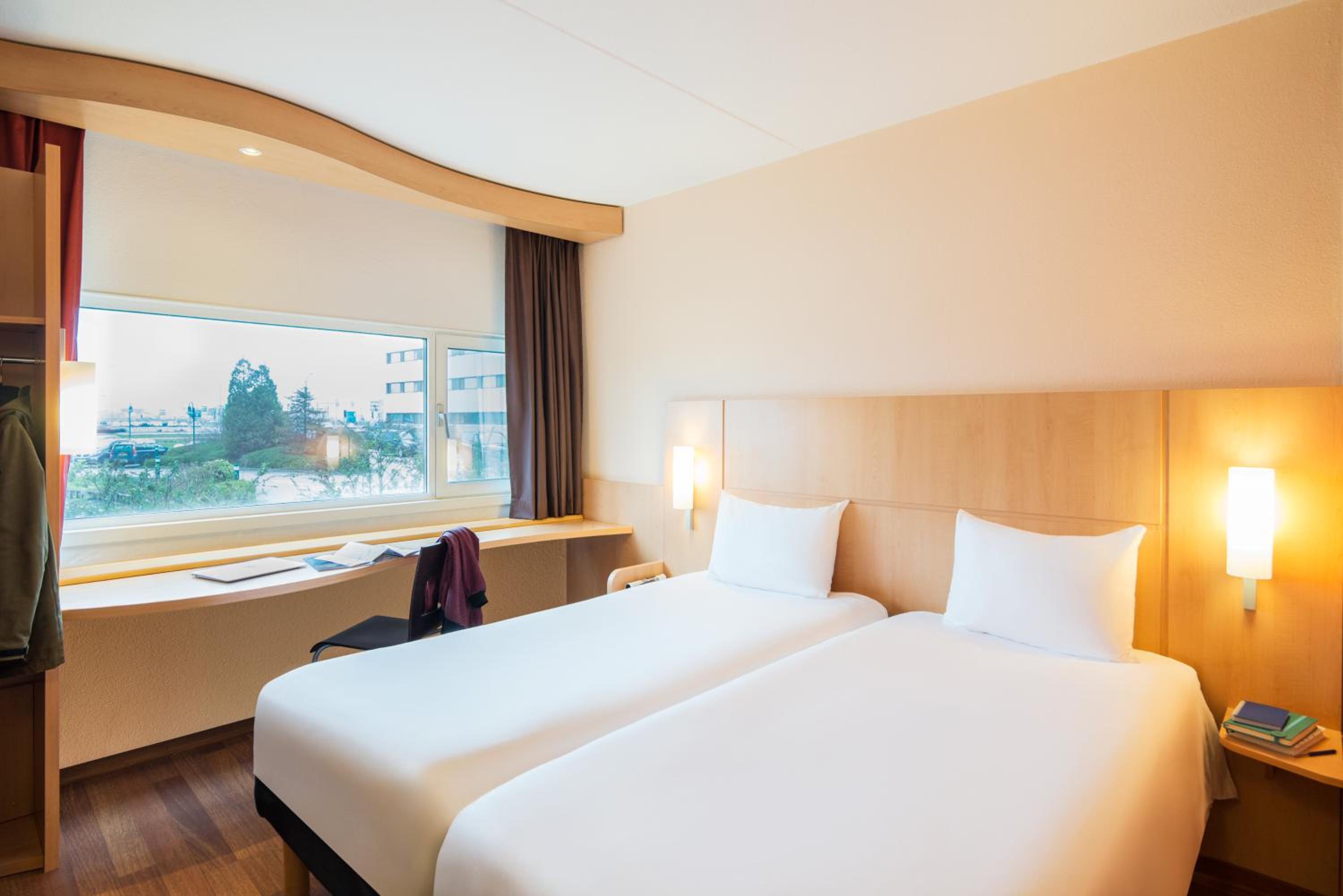Twin Room - Photo 1