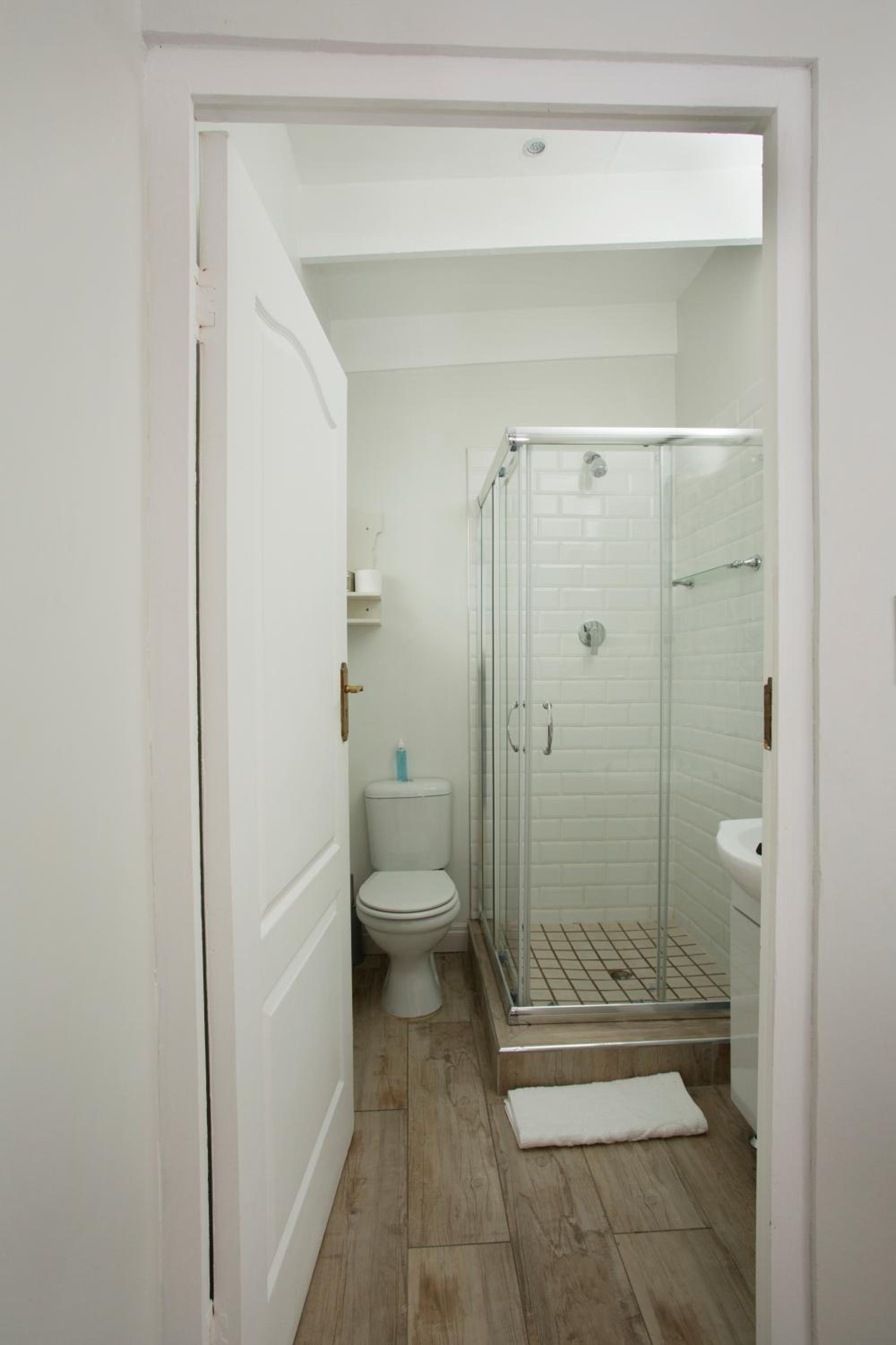 Deluxe Double Room with Shower photo 3