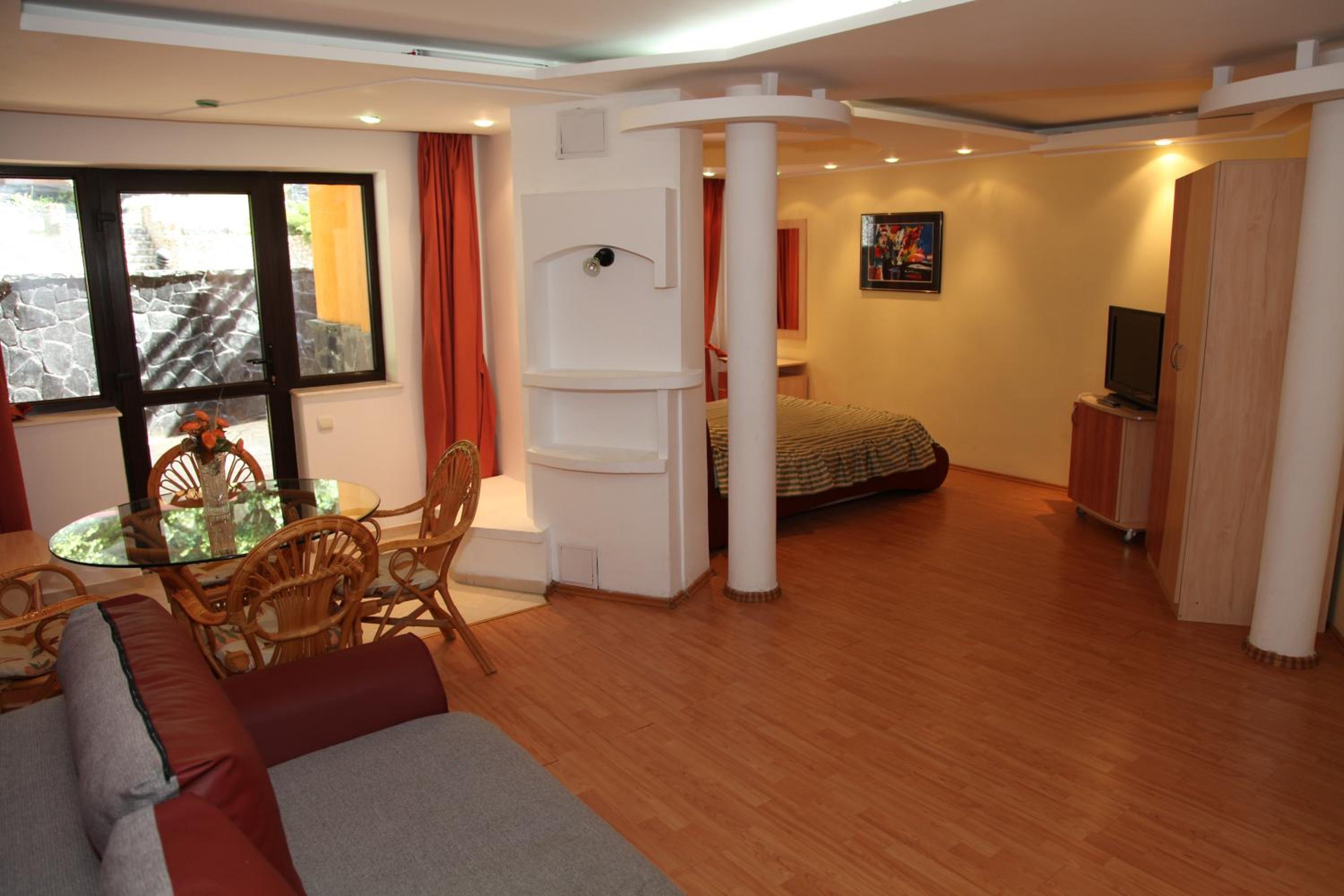 One-Bedroom Suite 1 Ground Floor photo 1