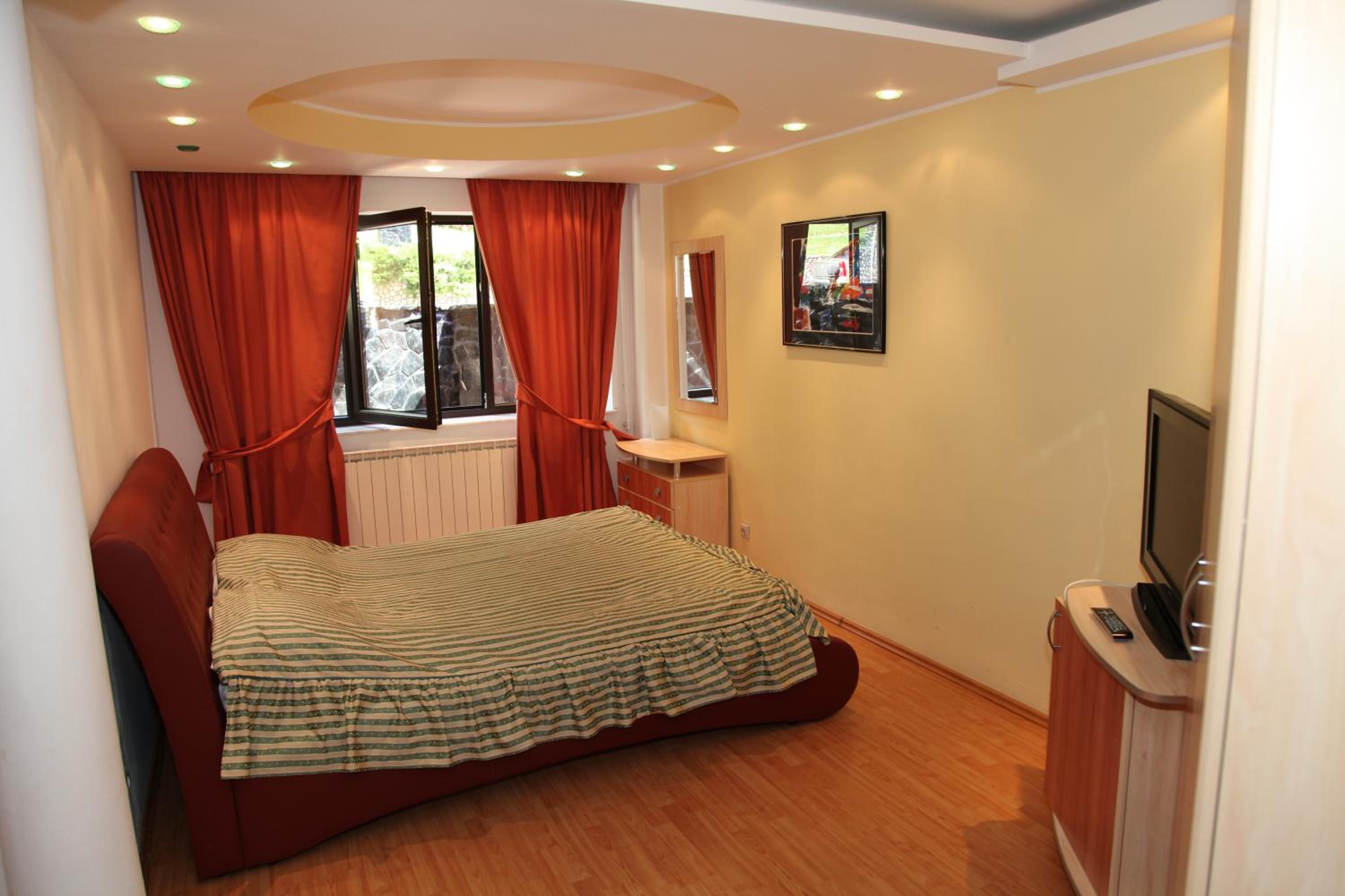 One-Bedroom Suite 1 Ground Floor photo 3