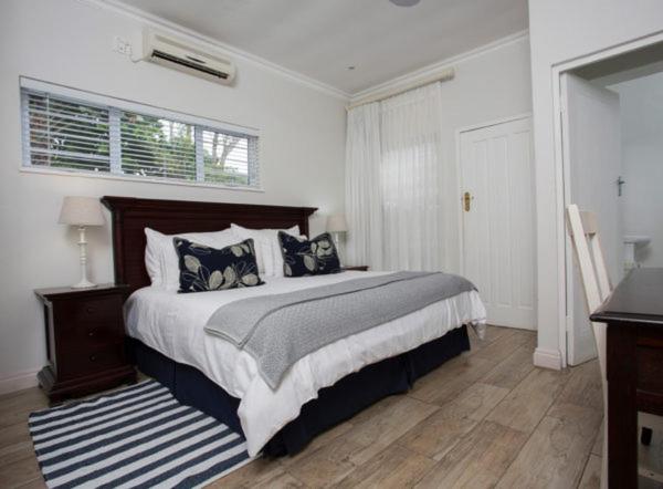 Double or Twin Room Interleading