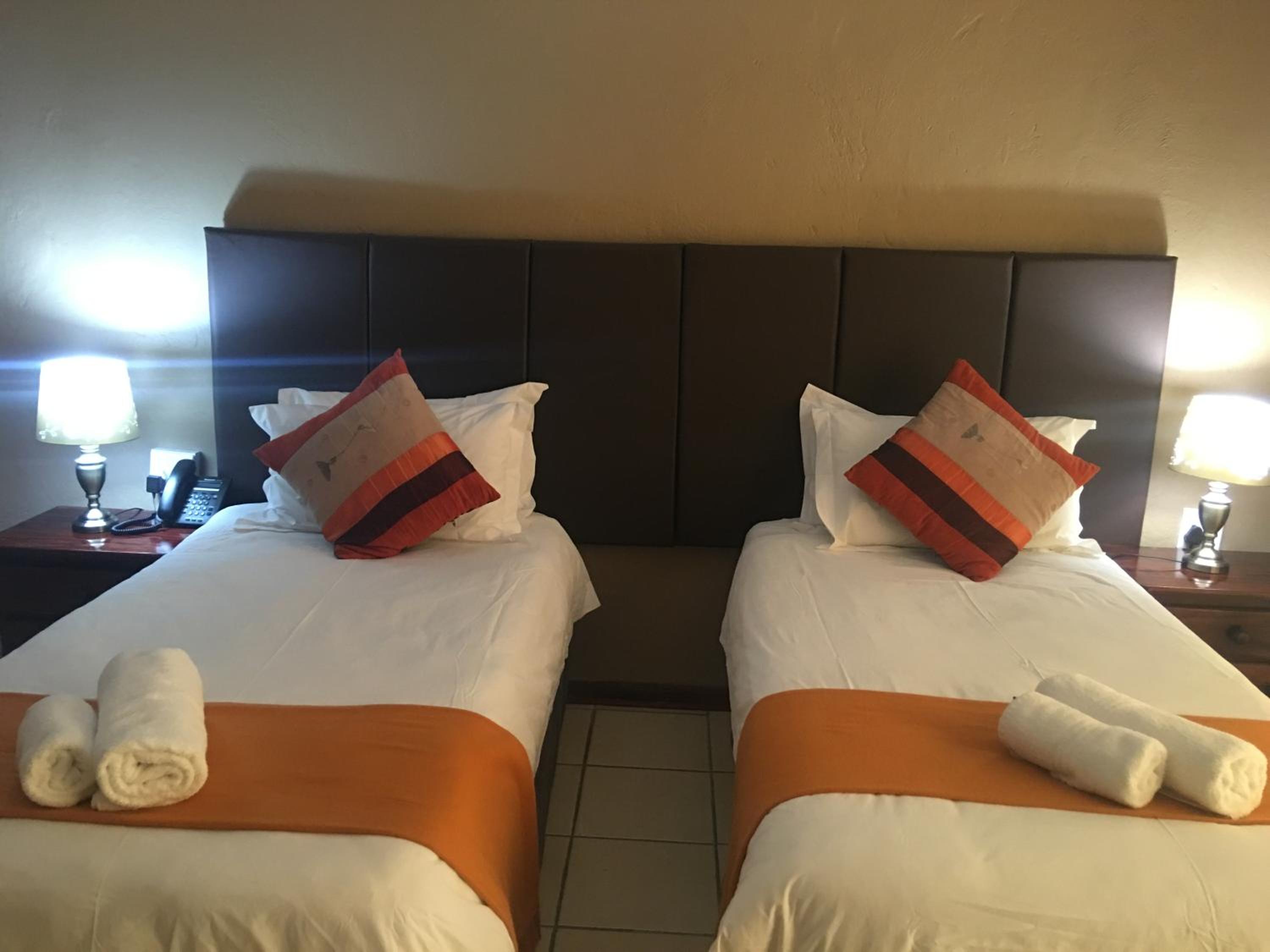 Twin Room - Photo 5