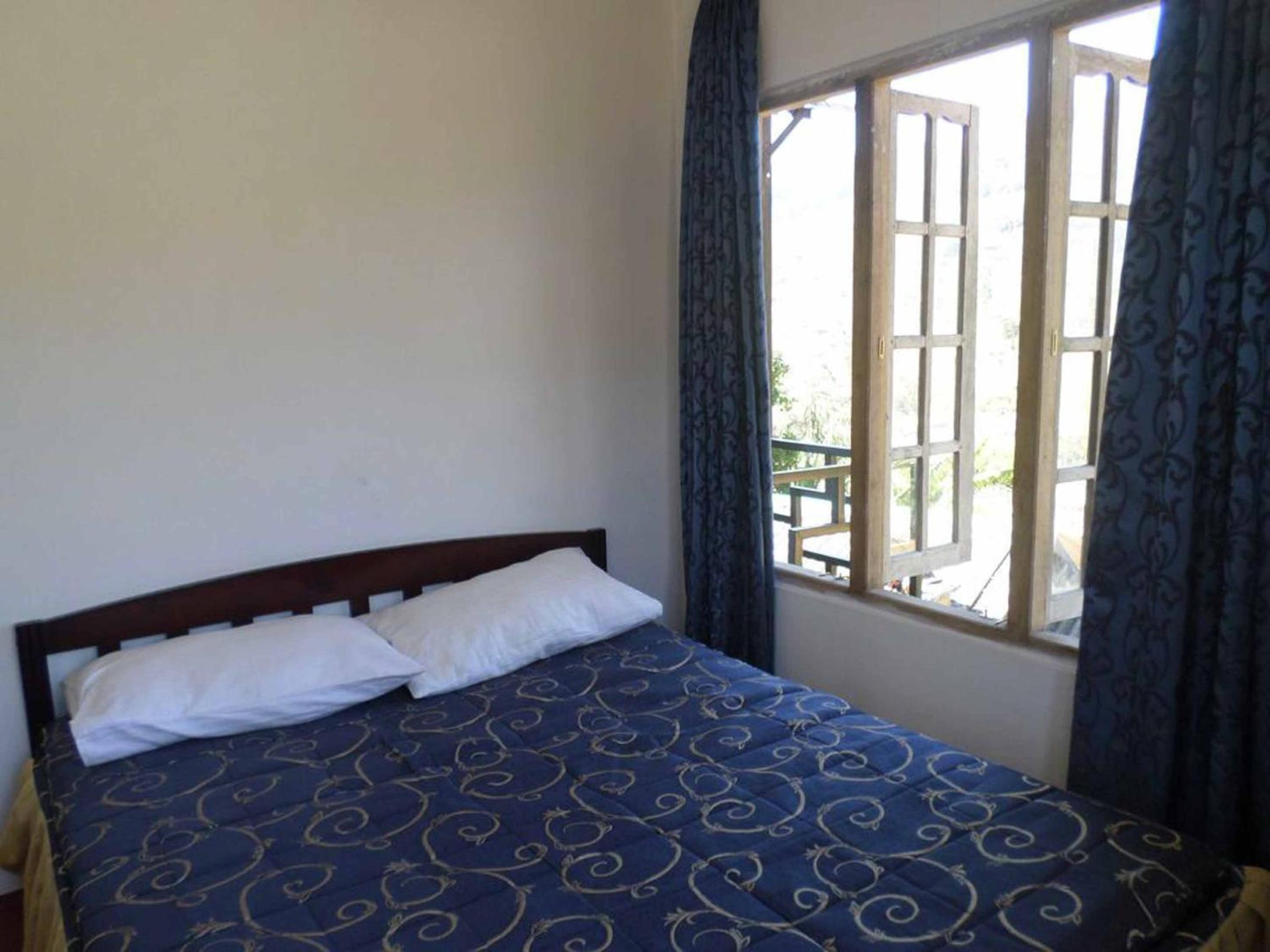 Double Room with Shared Bathroom photo 3