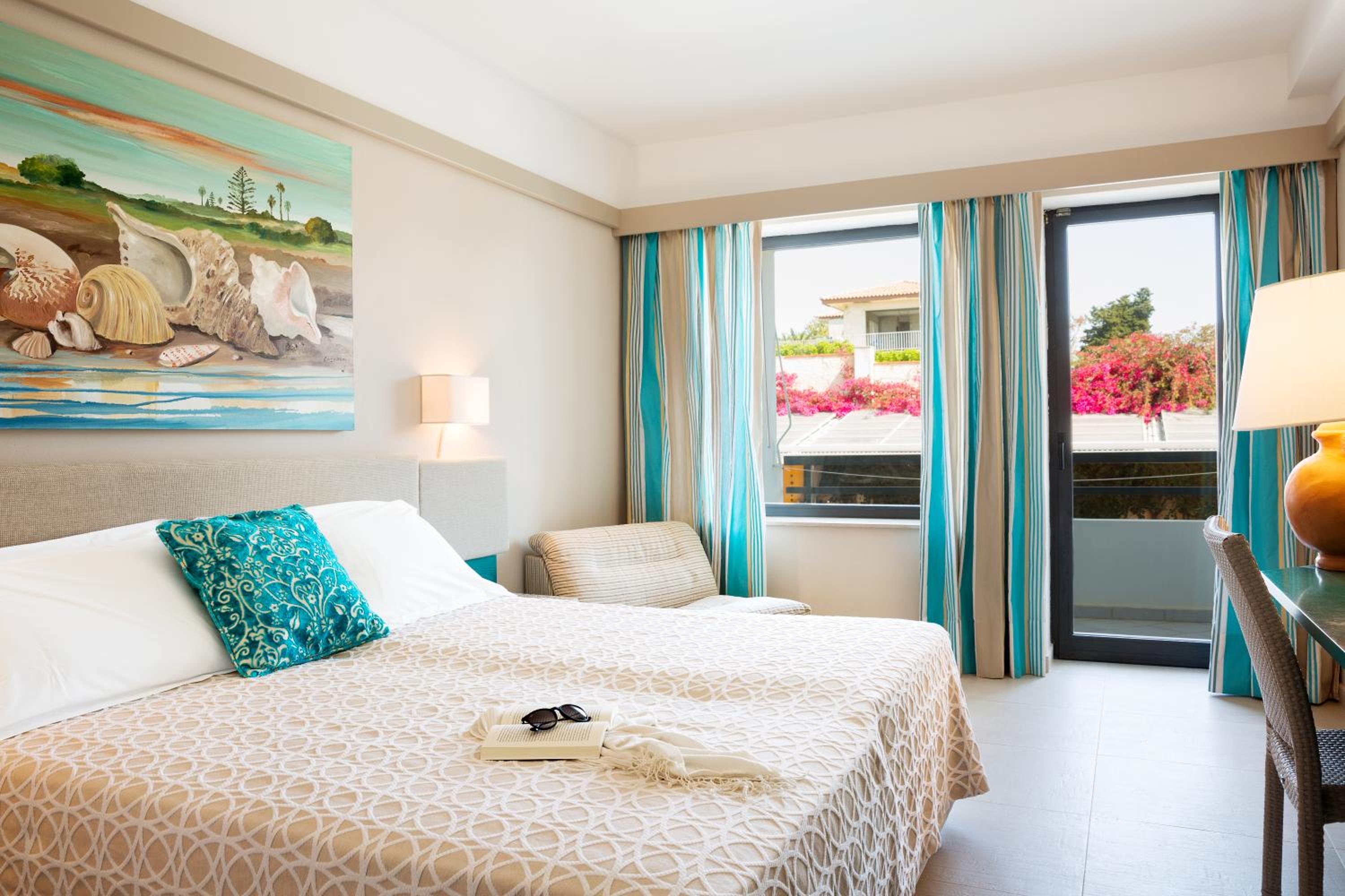 Standard Double or Twin Room photo 3
