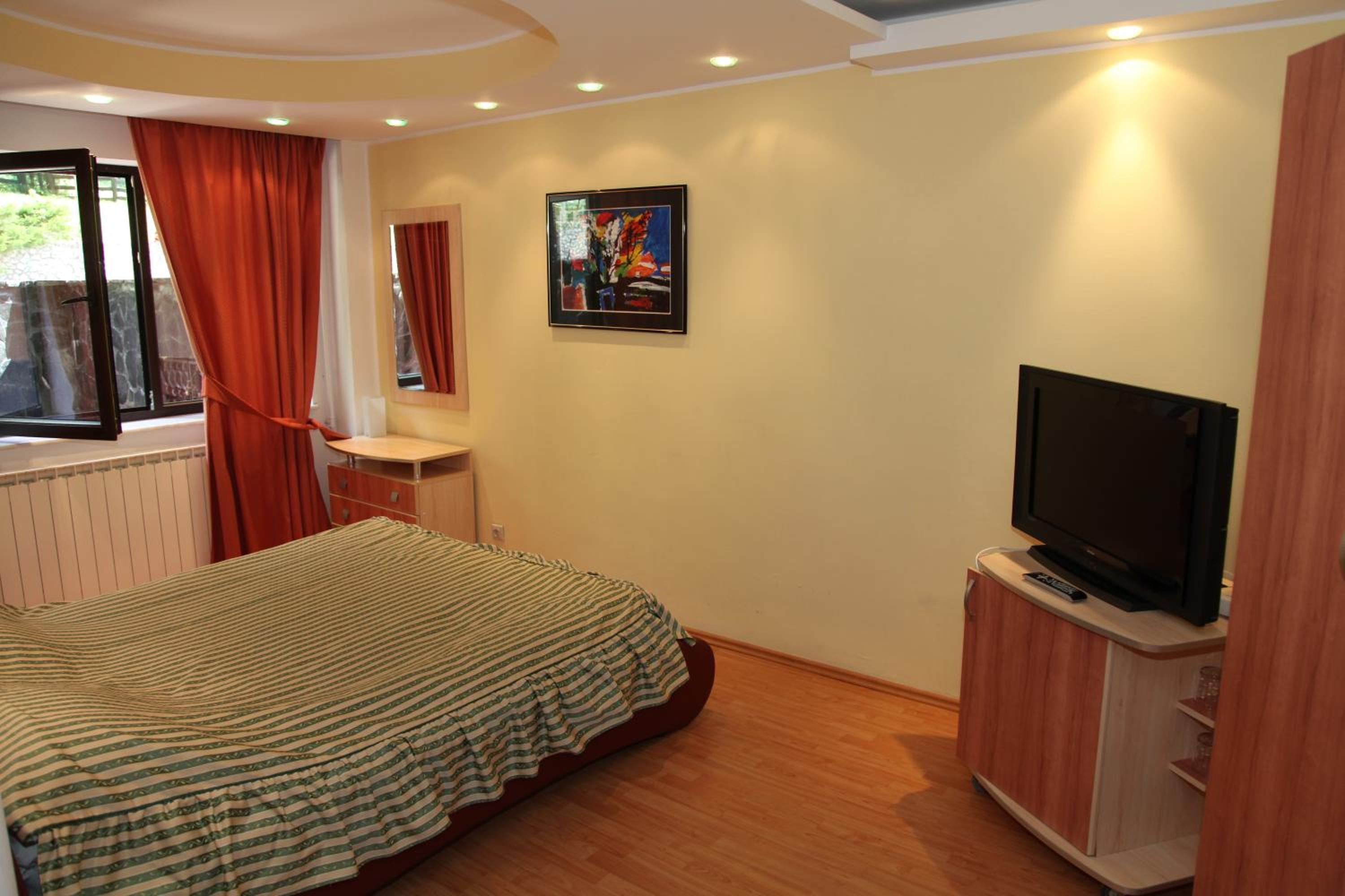 One-Bedroom Suite 1 Ground Floor photo 2