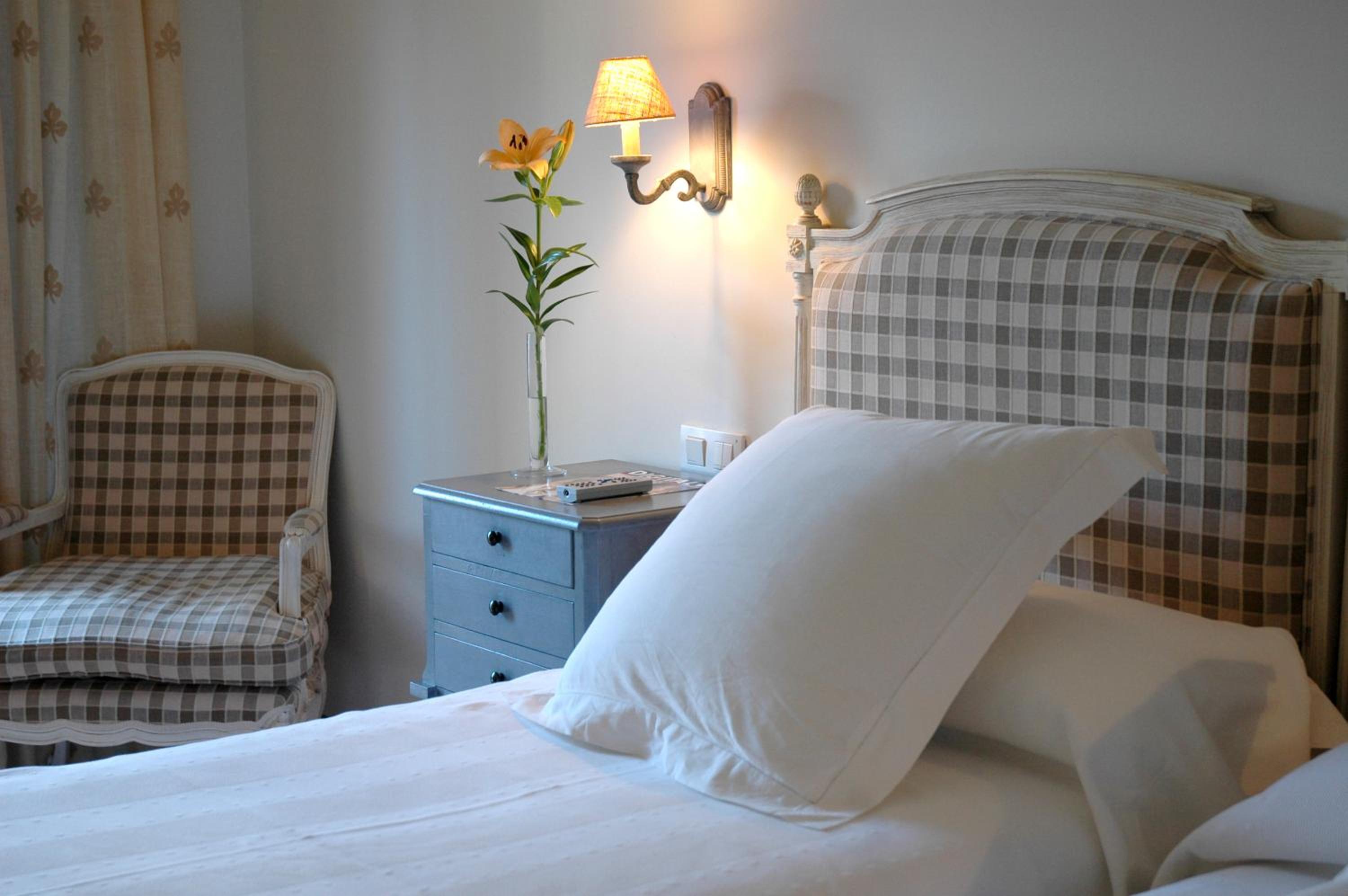 Double Room (2 Adults + 1 Child ) - Photo 3