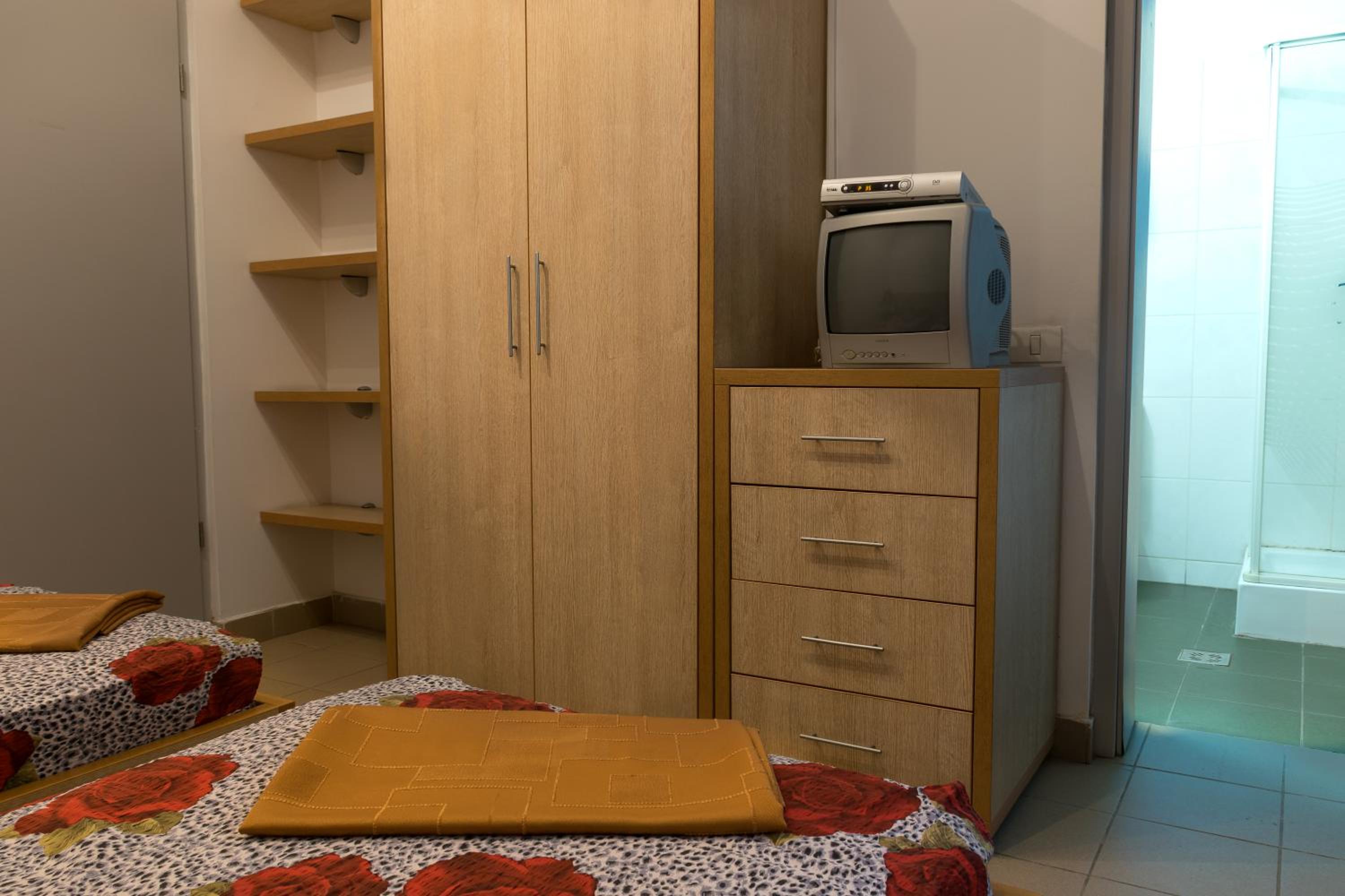 Double Room with Private Bathroom - Photo 1