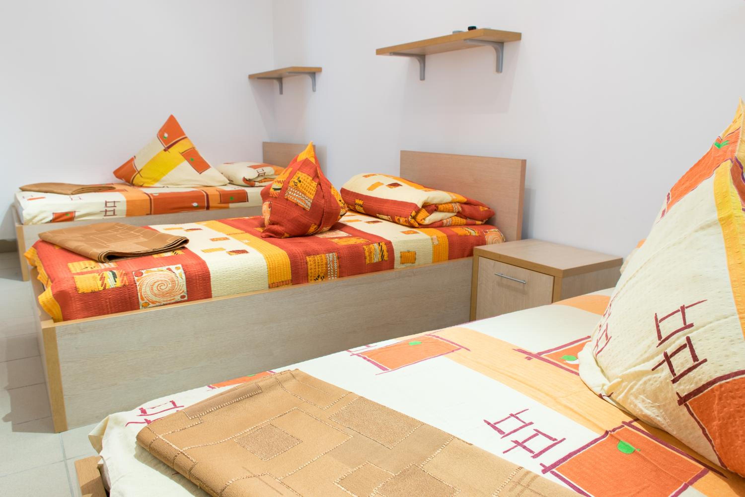 Triple Room with Private Bathroom - Photo 11