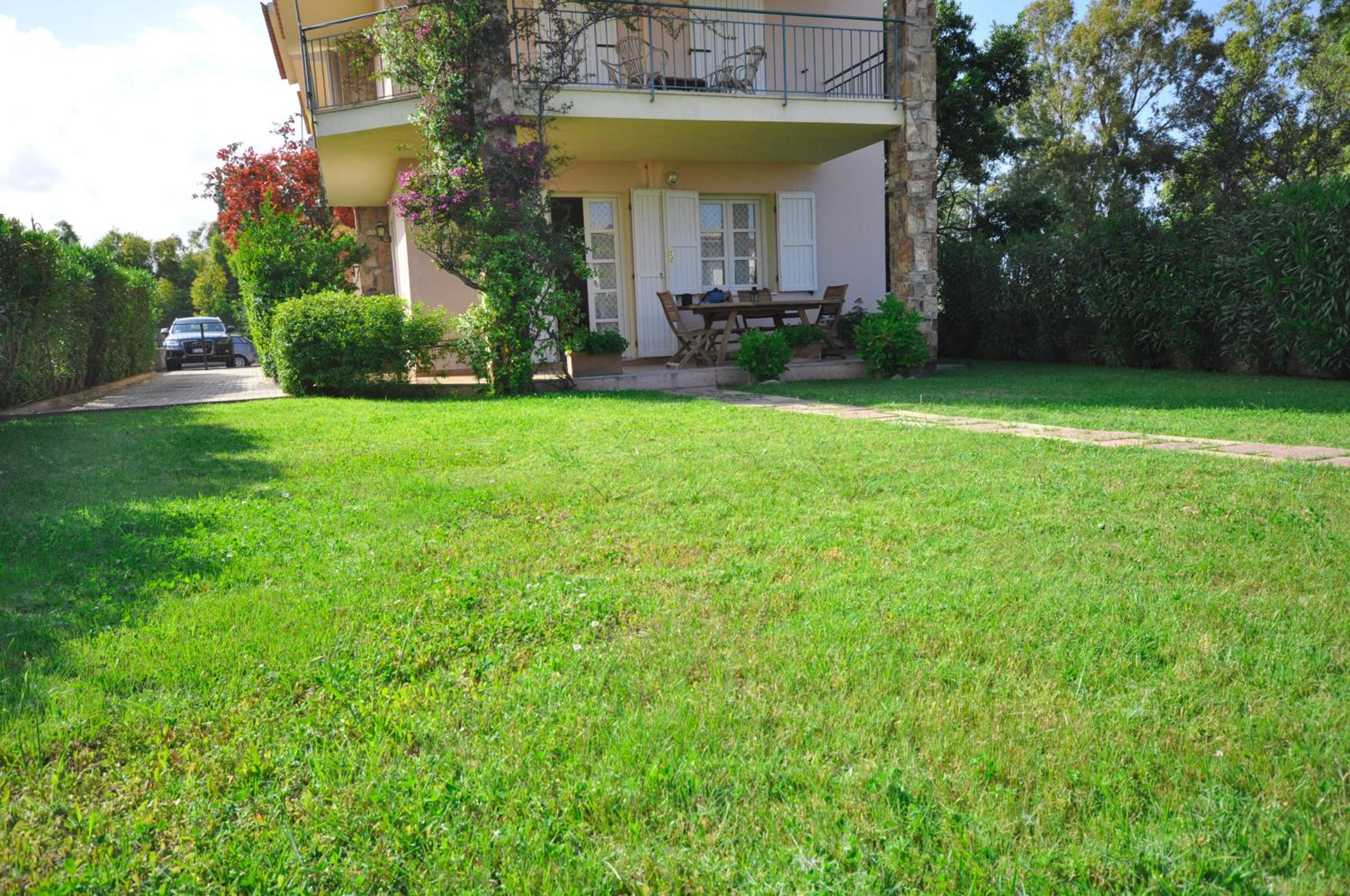 Two-Bedroom House photo 3
