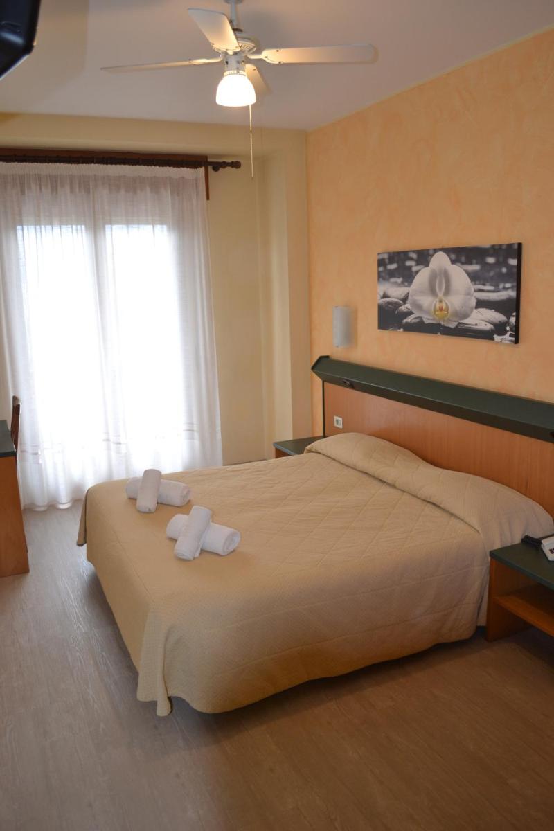 Double or Twin Room with Lake View
