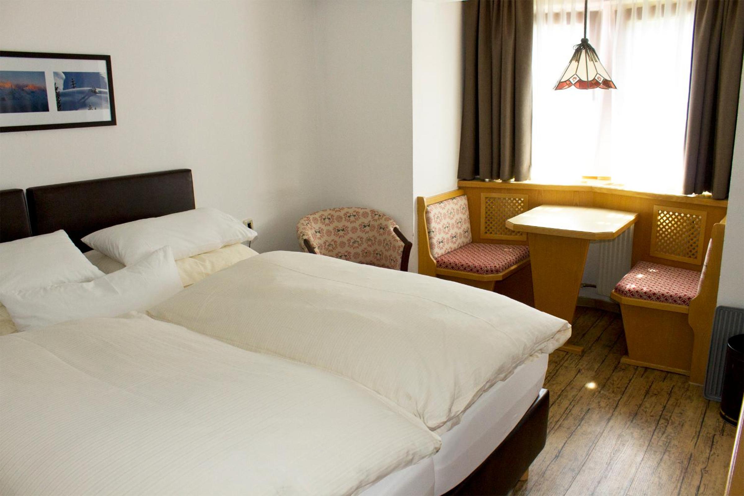 Economy Double Room photo 2