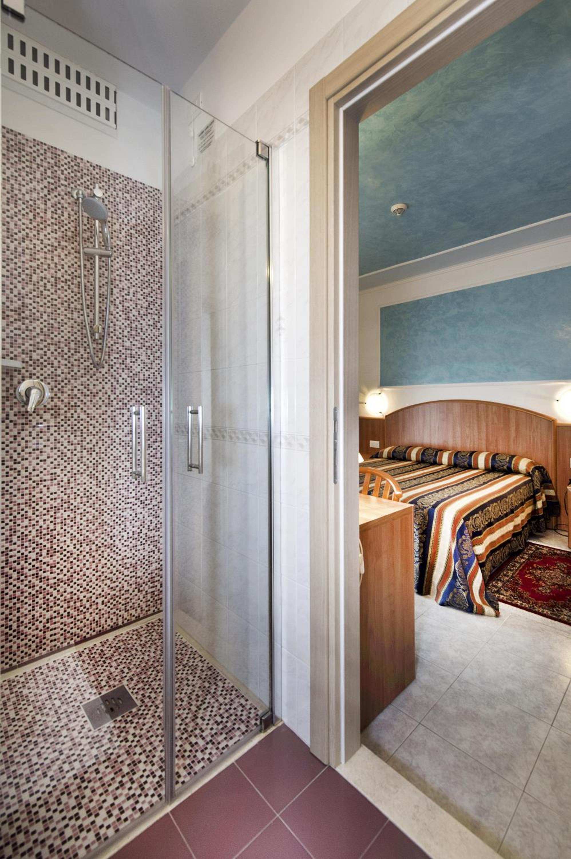 Single Room with Balcony photo 2