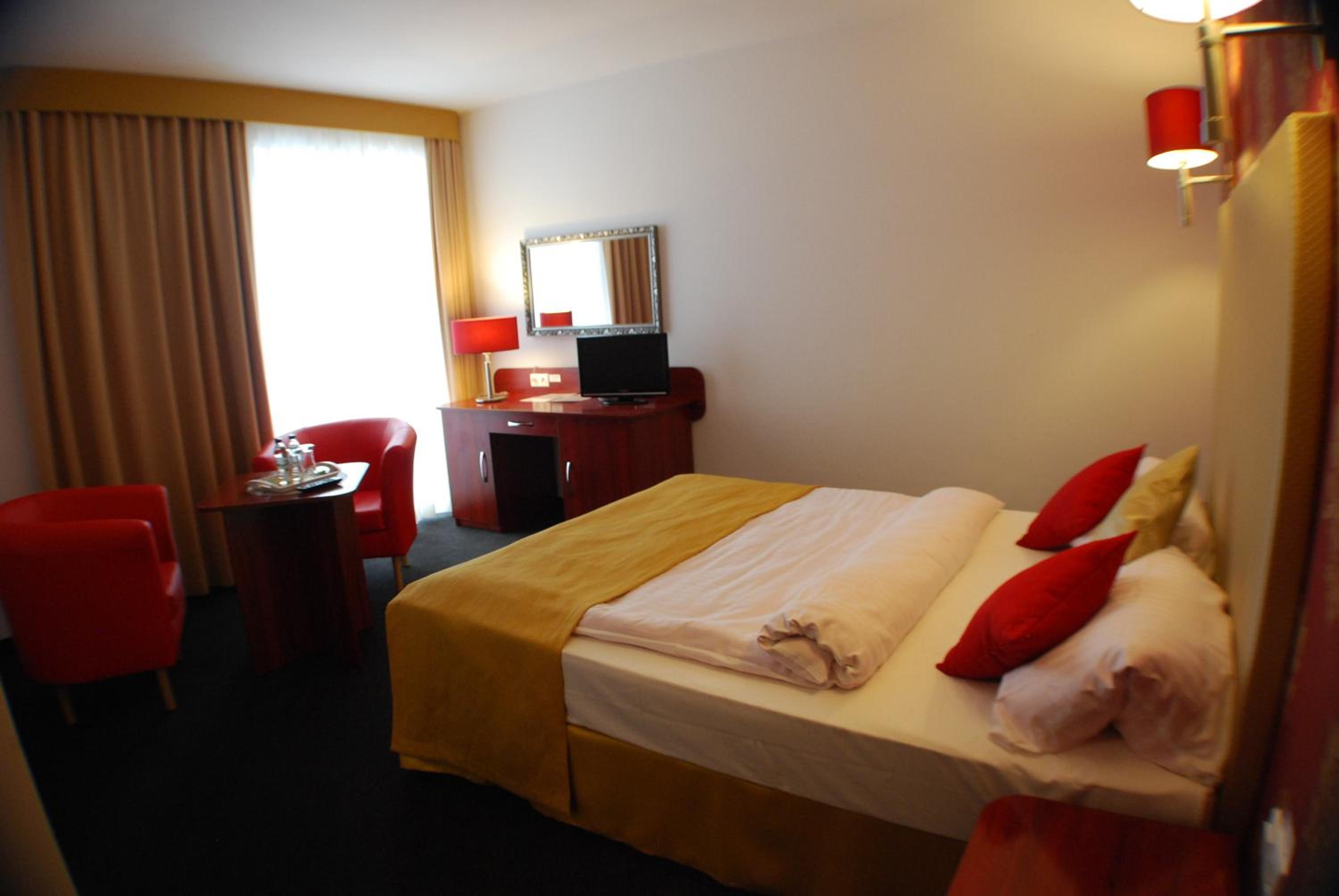 Double Room - Photo 6