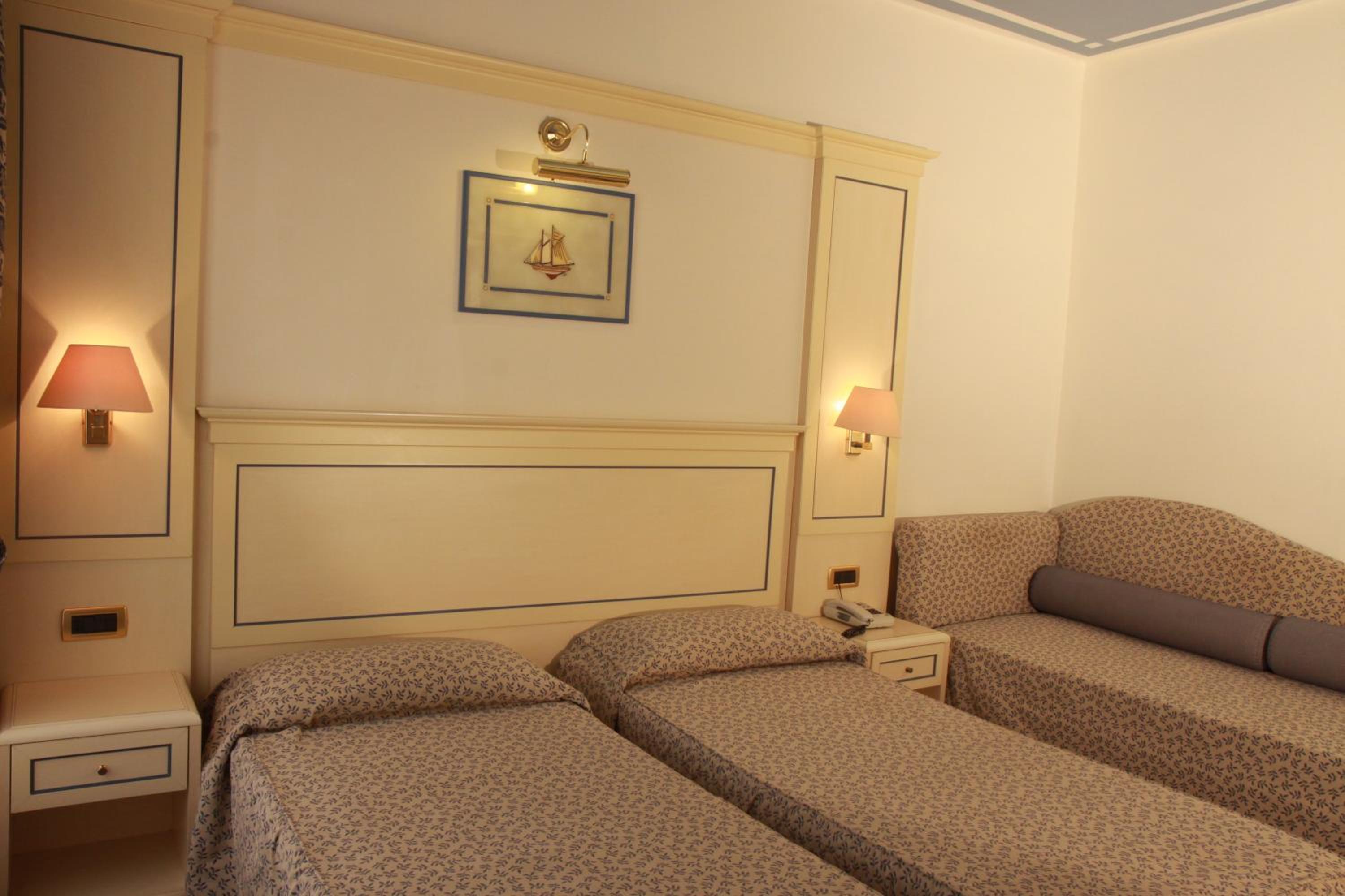 Triple Room photo 2