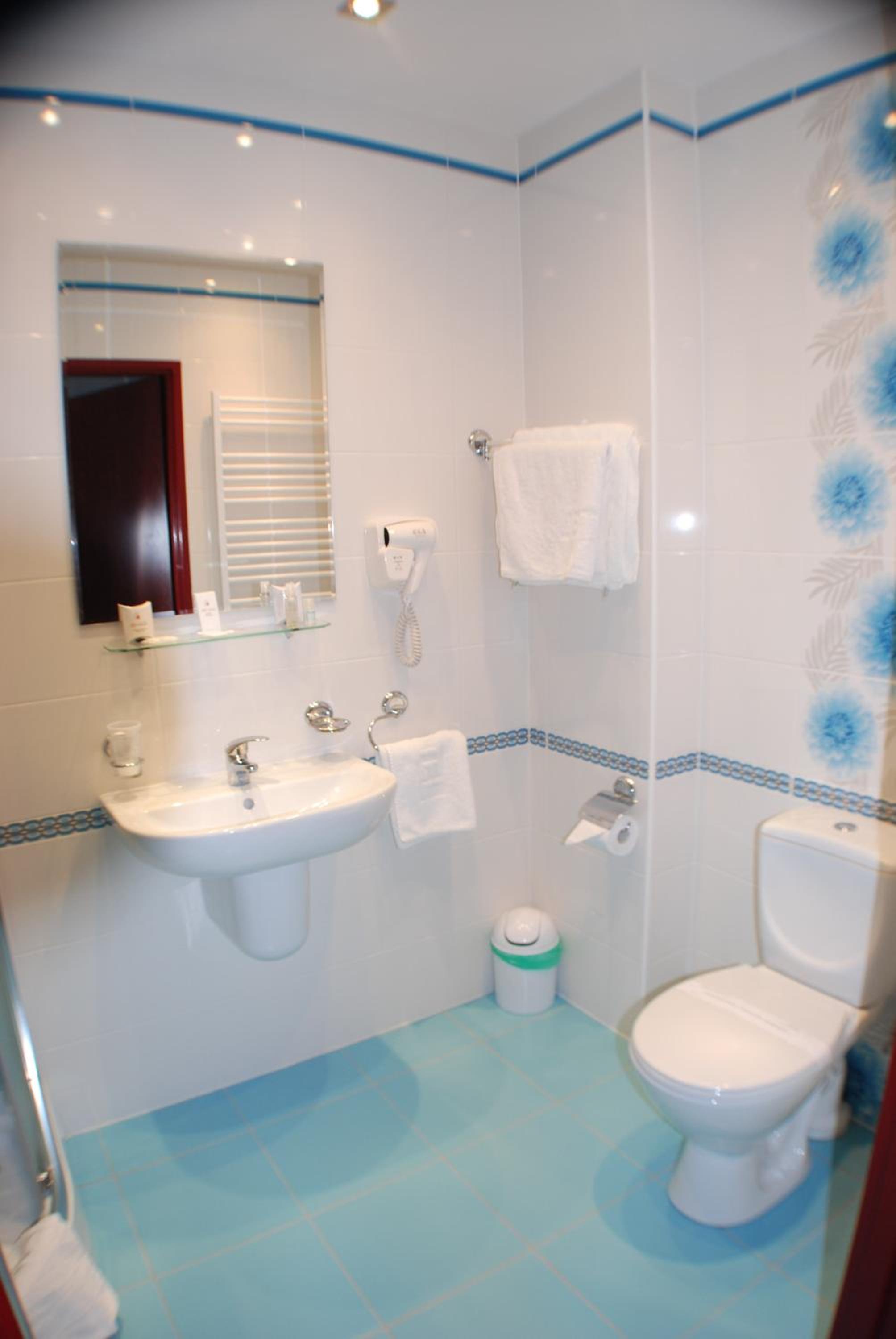 Double Room - Photo 7