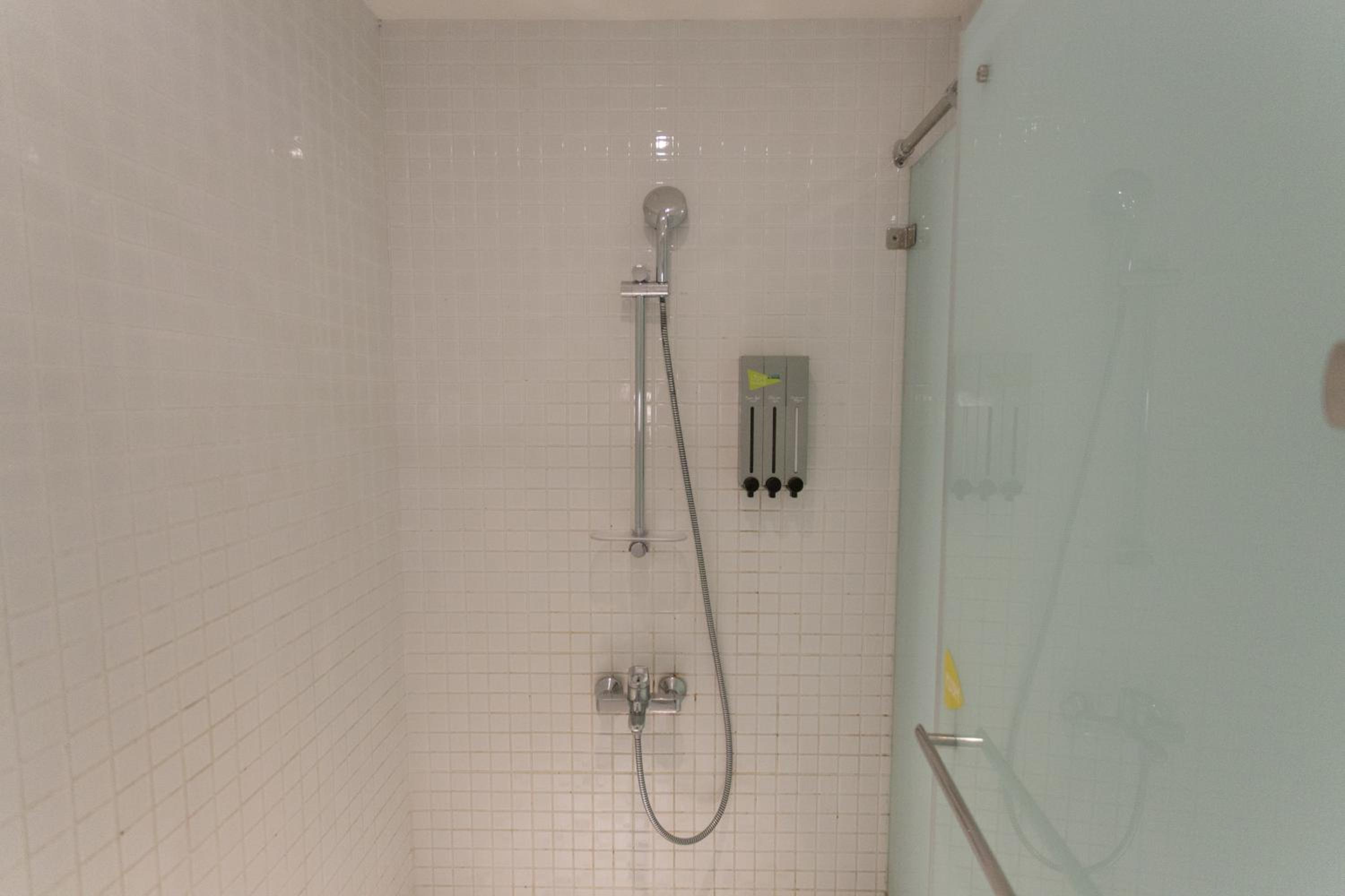 Double Room with Shared Bathroom photo 3