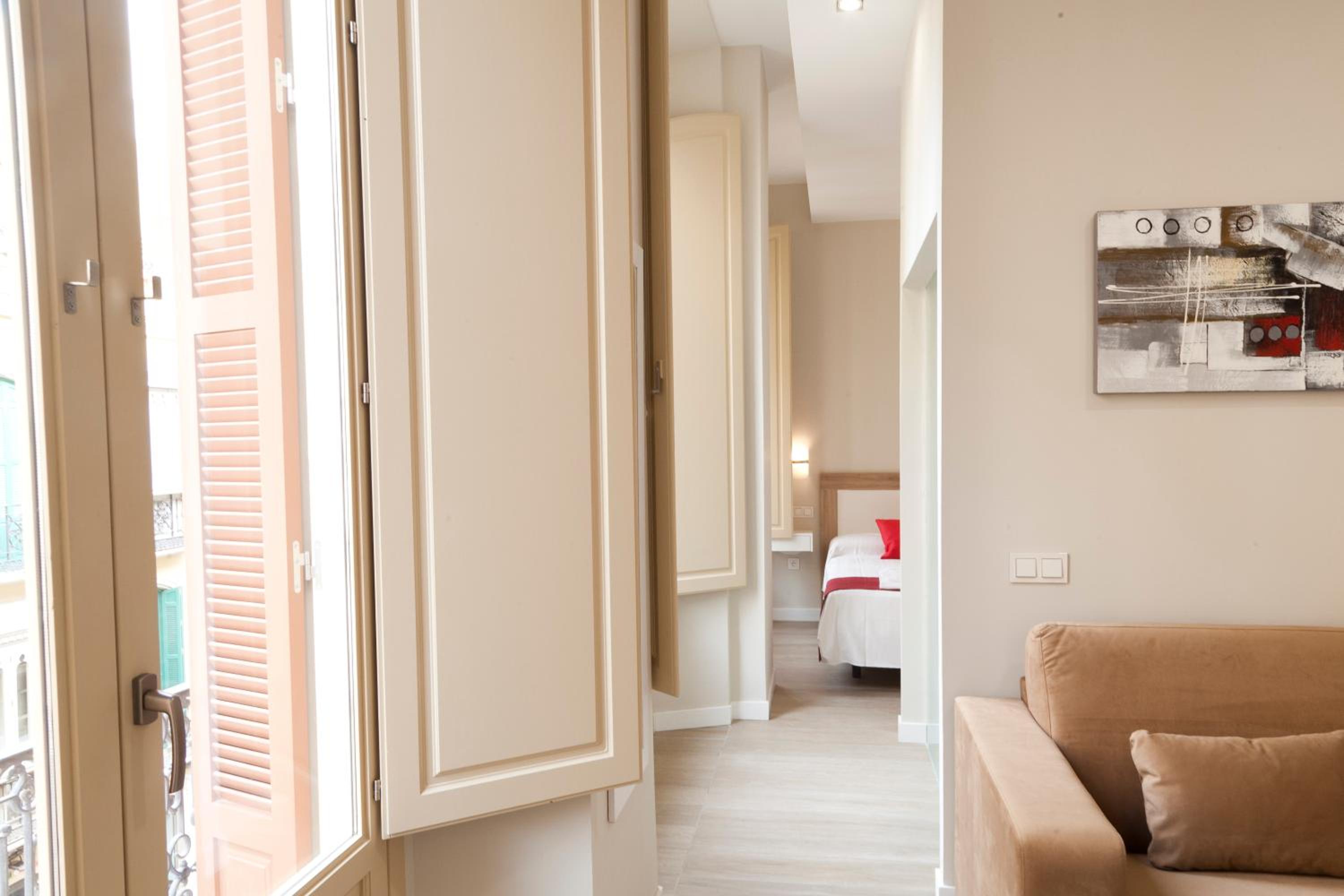 Superior One-Bedroom Apartment with Balcony photo 2