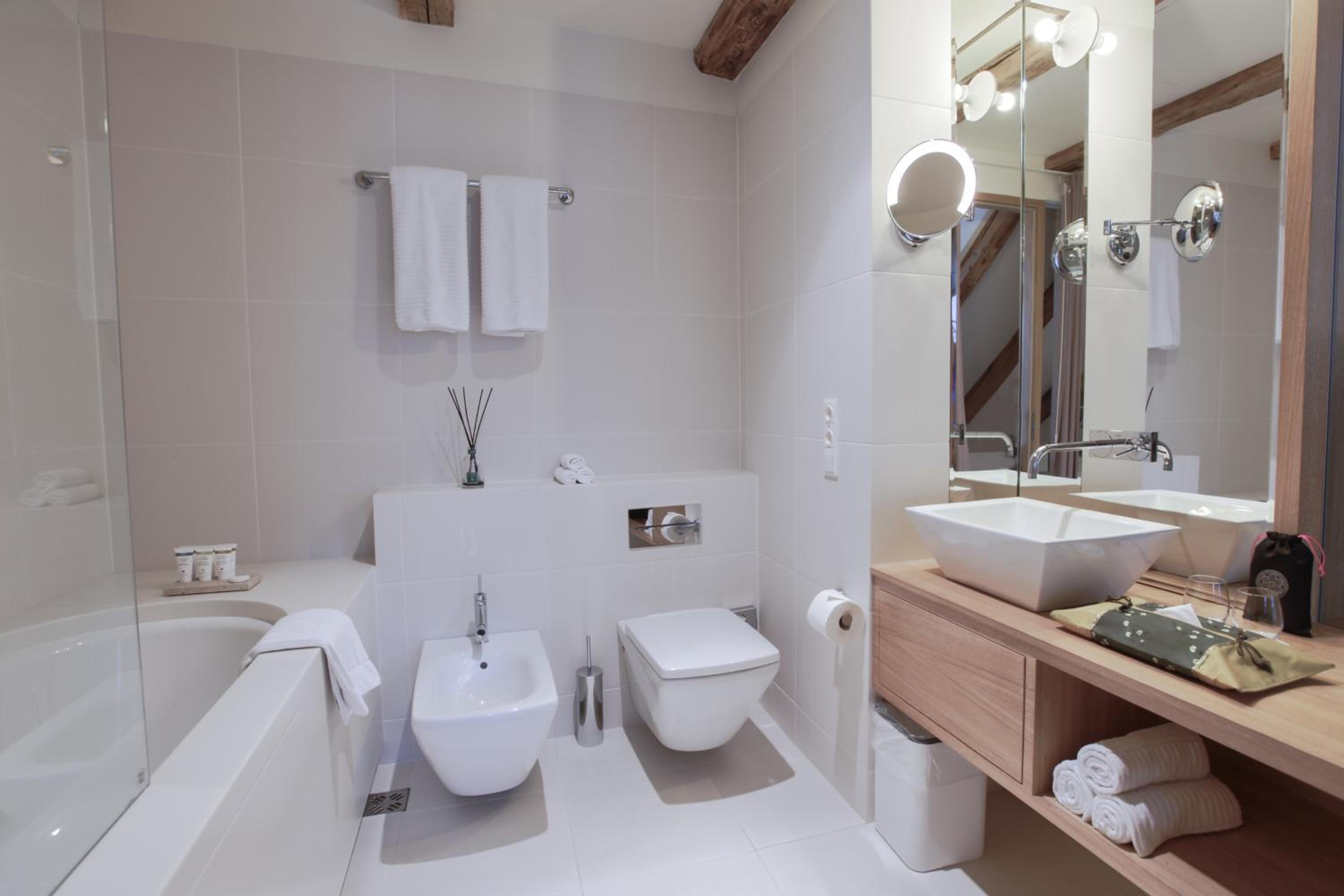 Deluxe Suite - Photo 10