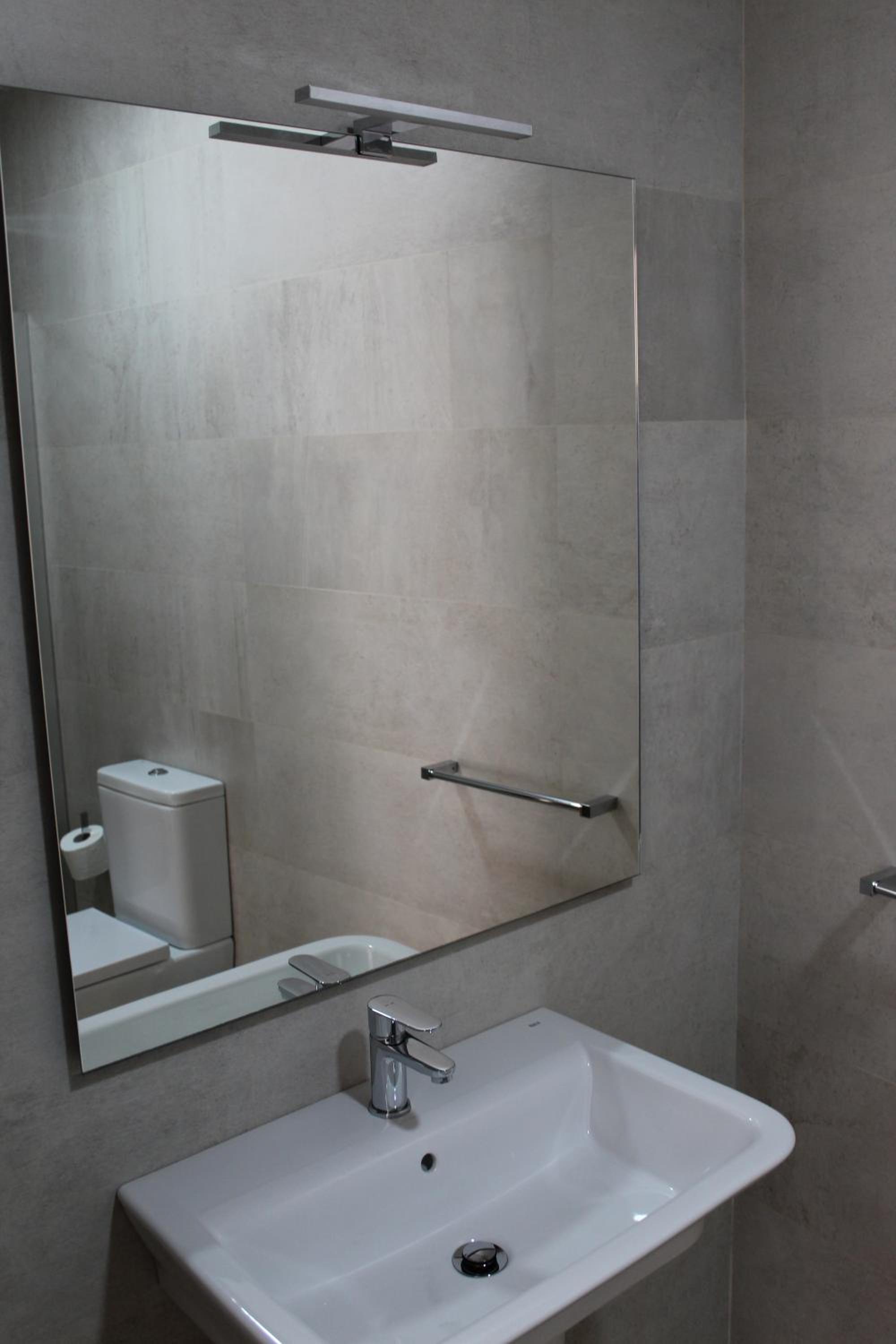 Twin Room - Photo 3