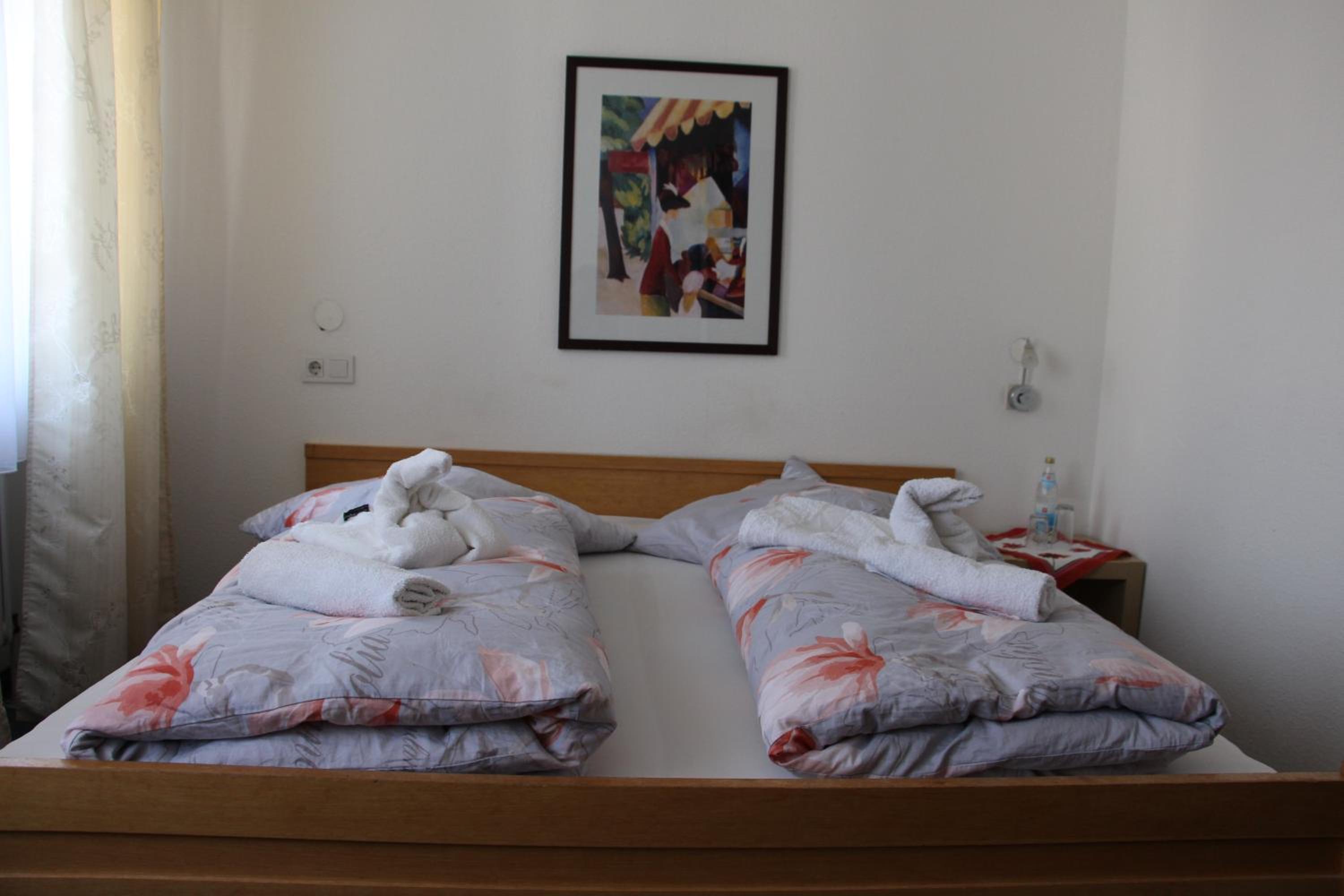 Double Room with Shower - Photo 1