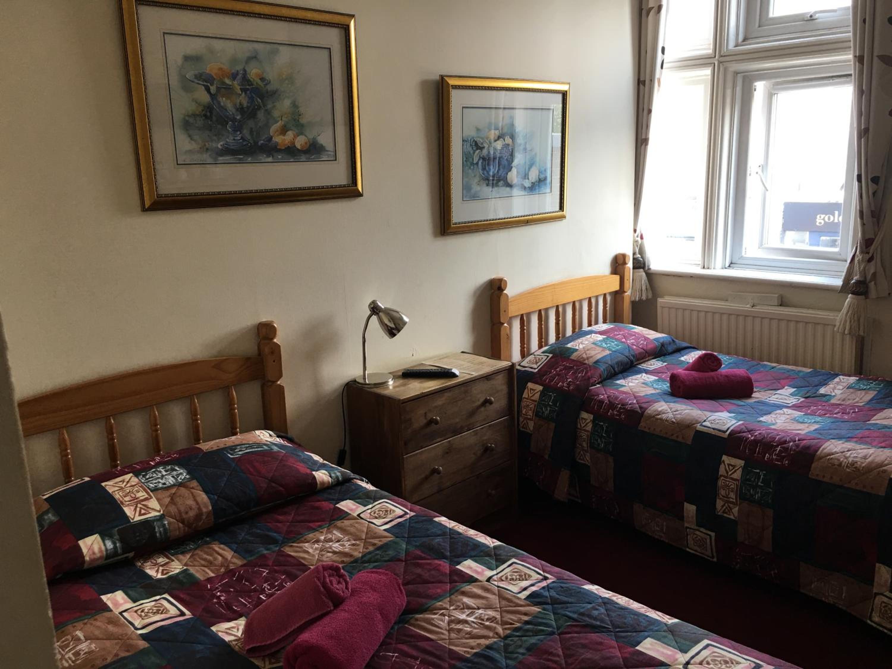 Twin Room with Private Bathroom photo 1