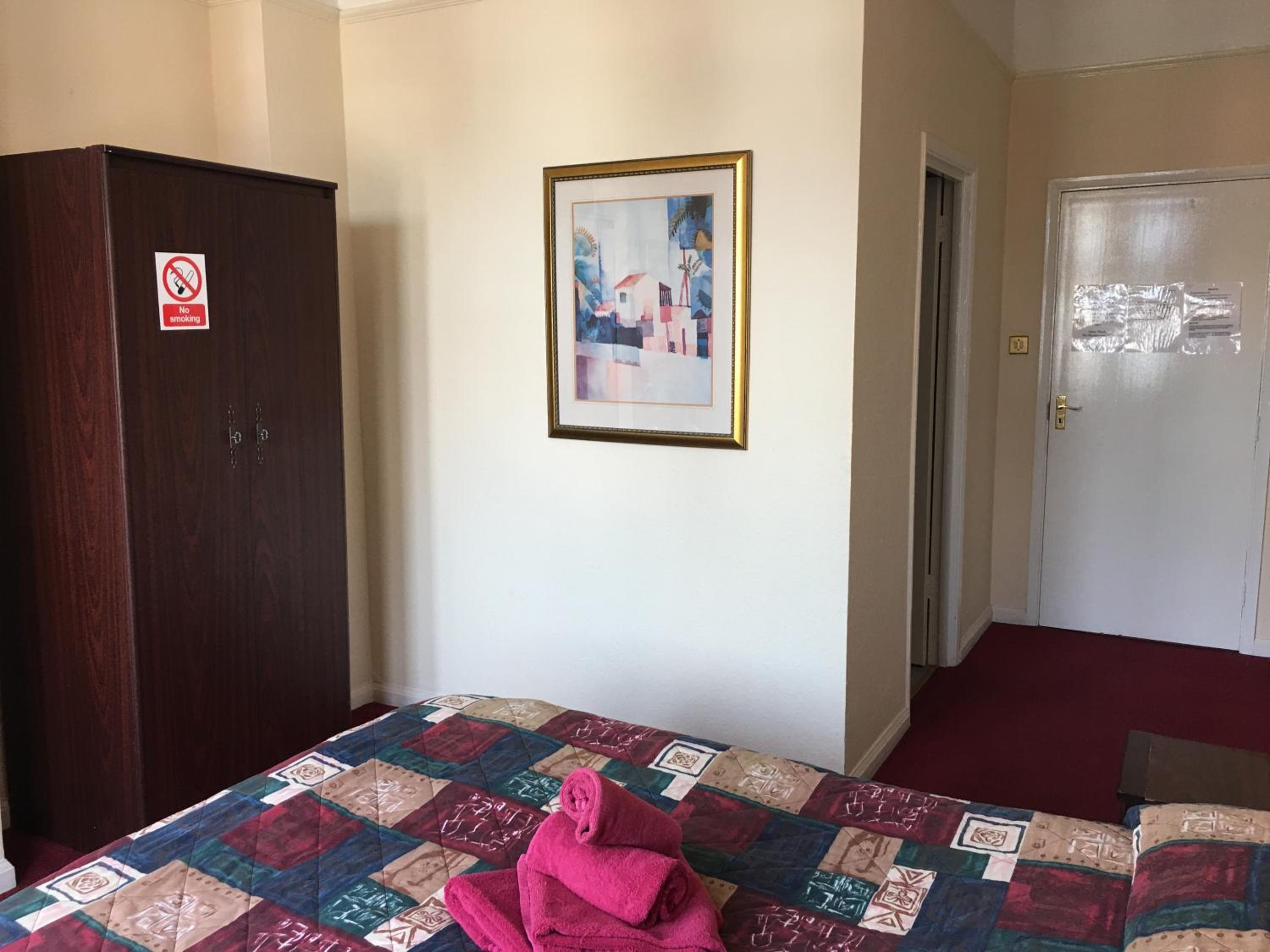 Double Room with Private Bathroom photo 2