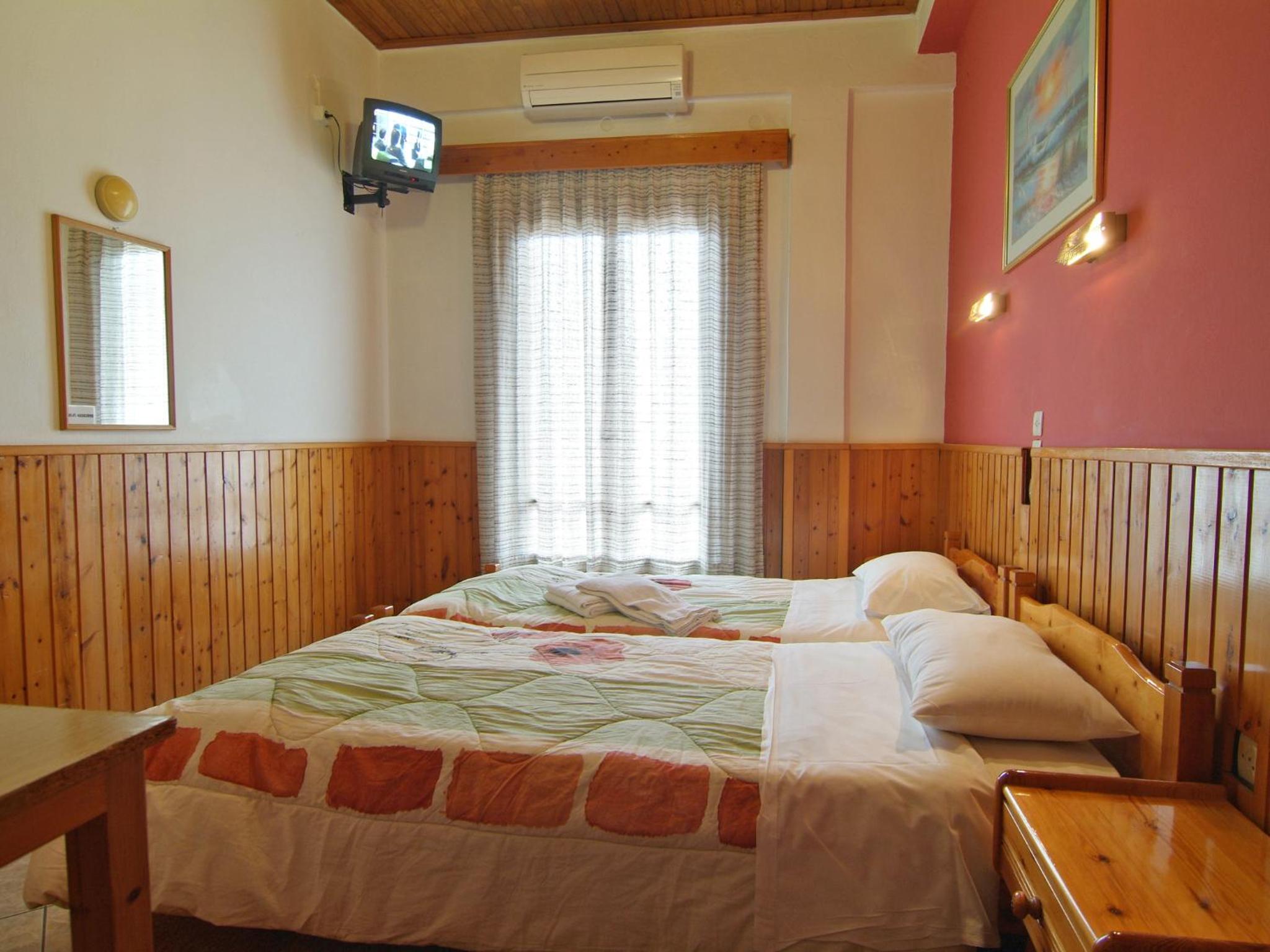 Double or Twin Room - Photo 9