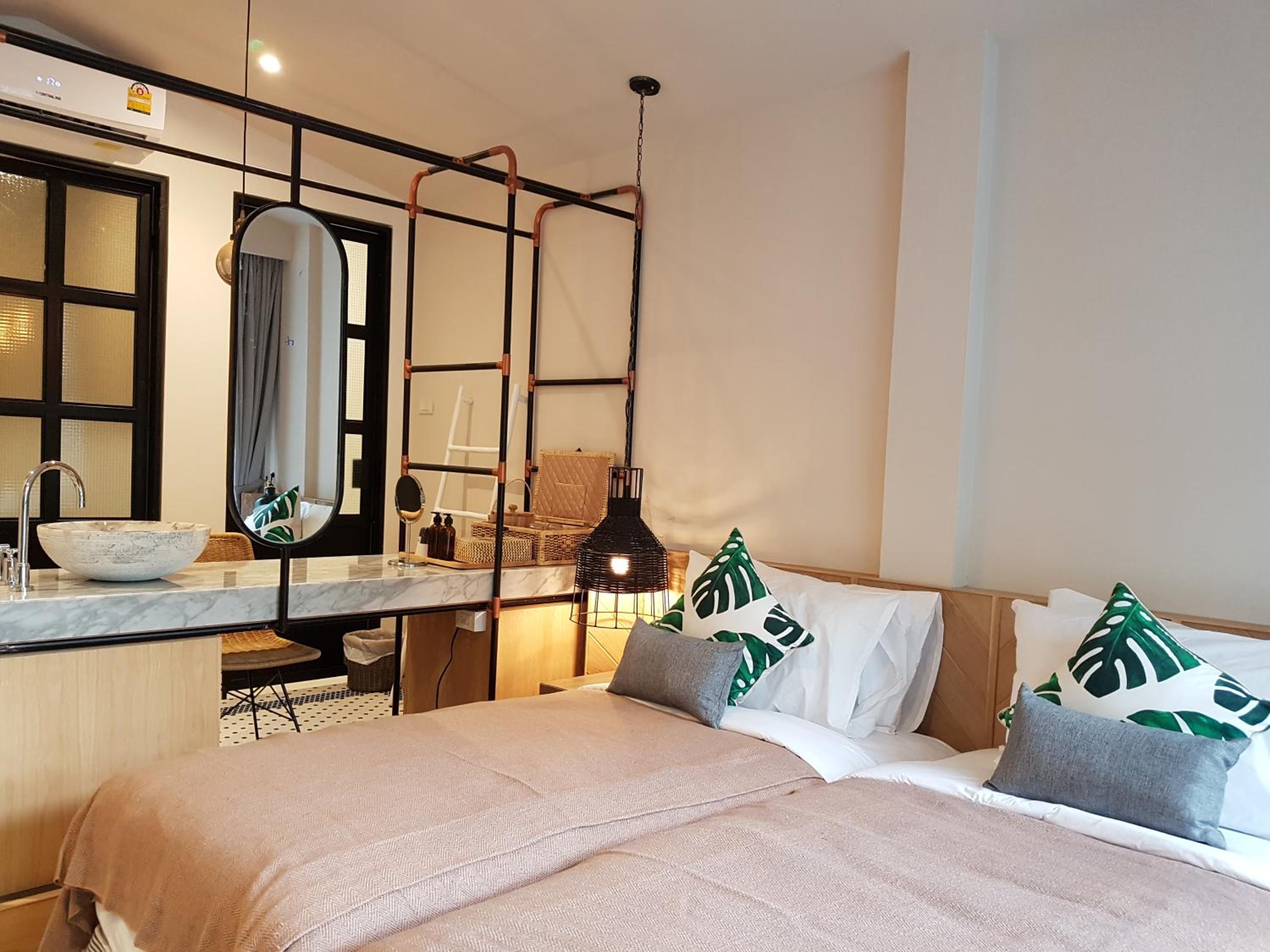 Twin Room with Balcony - Photo 1