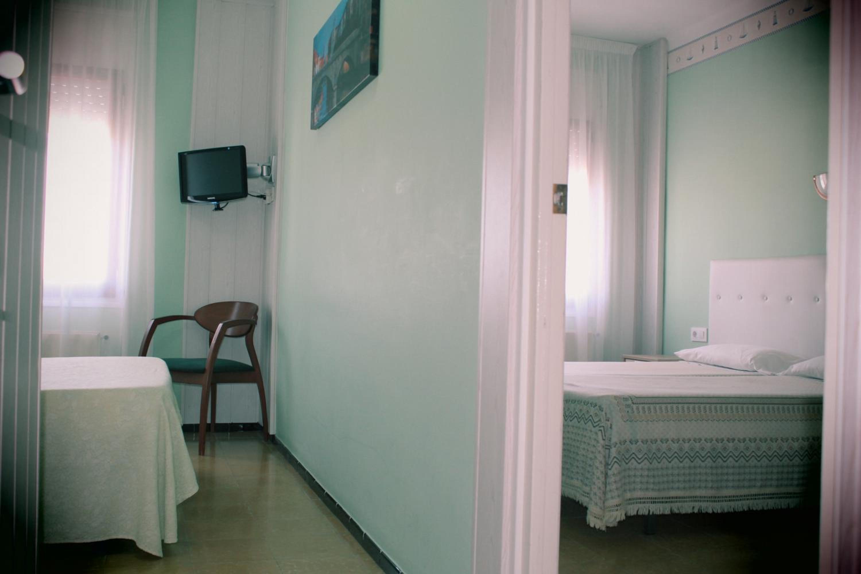 Quadruple Room - Photo 4