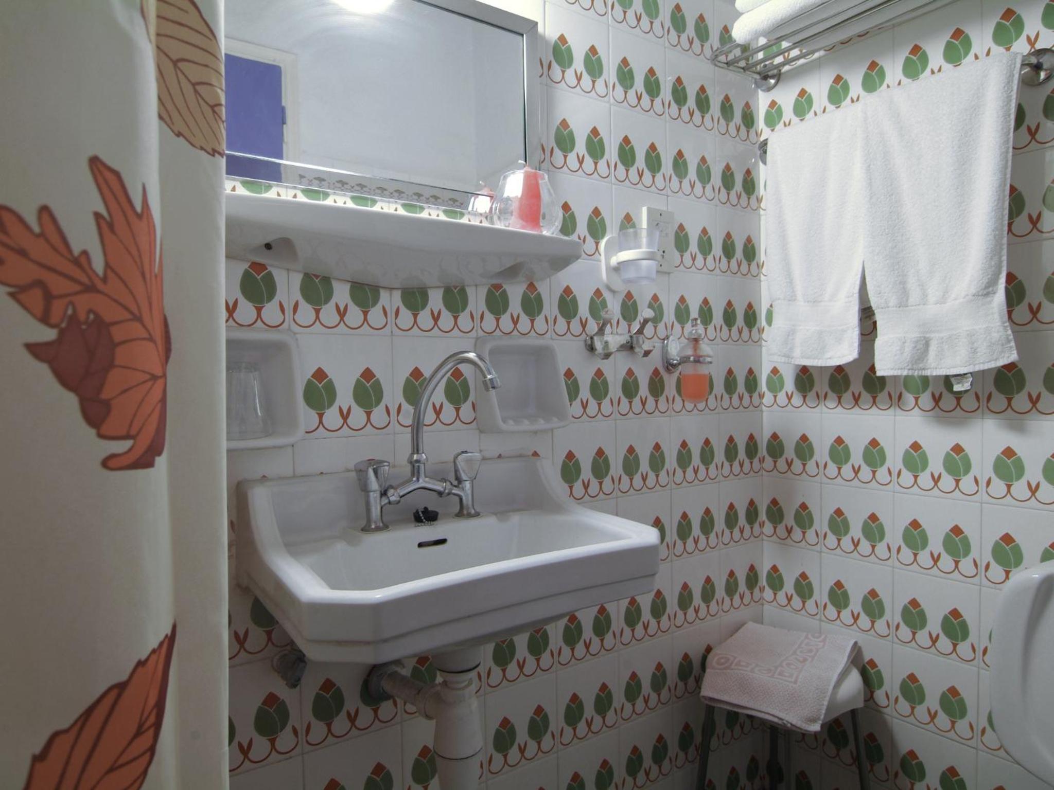 Double or Twin Room - Photo 6