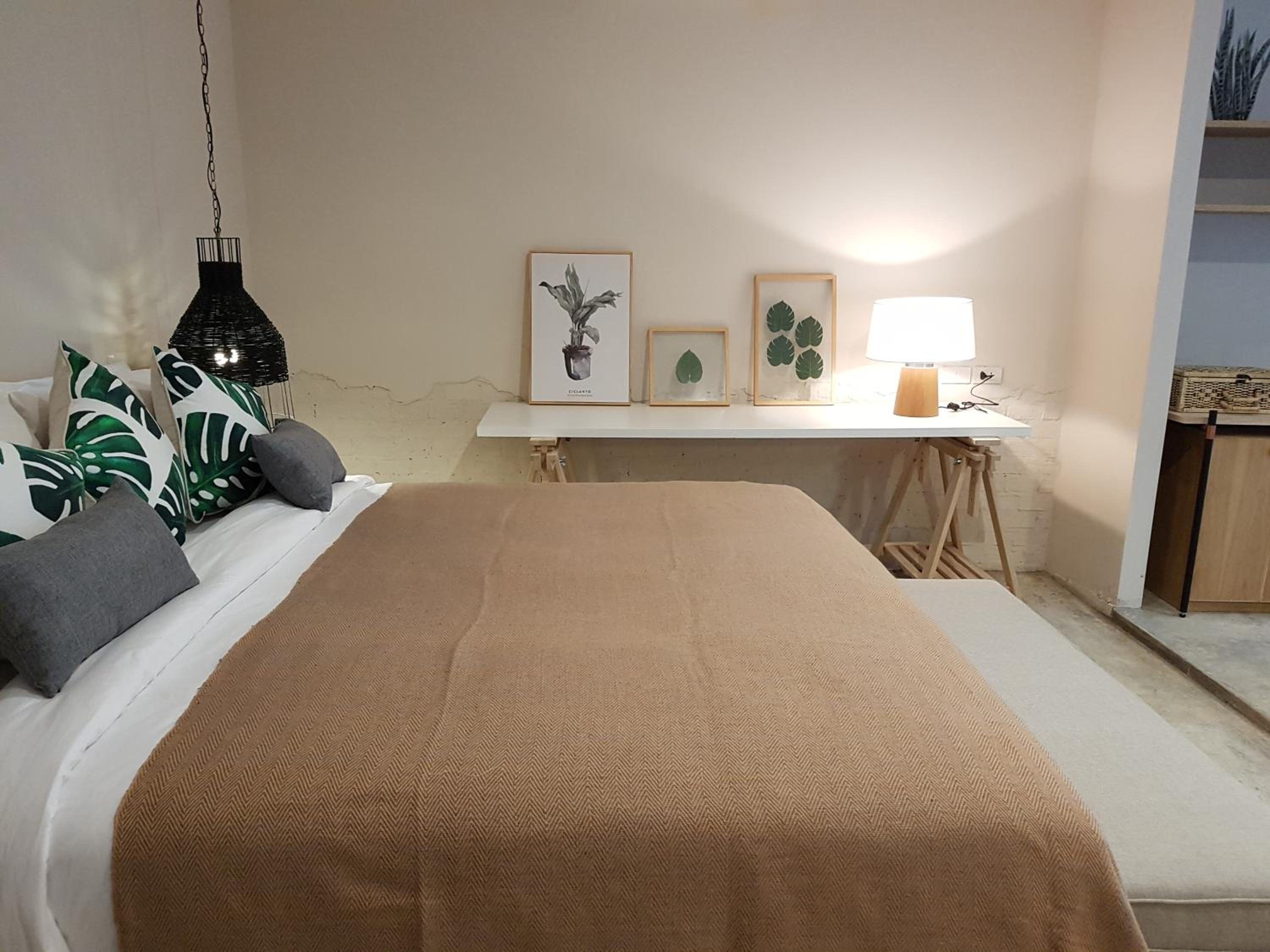 Deluxe Room with Pool Access - Photo 1