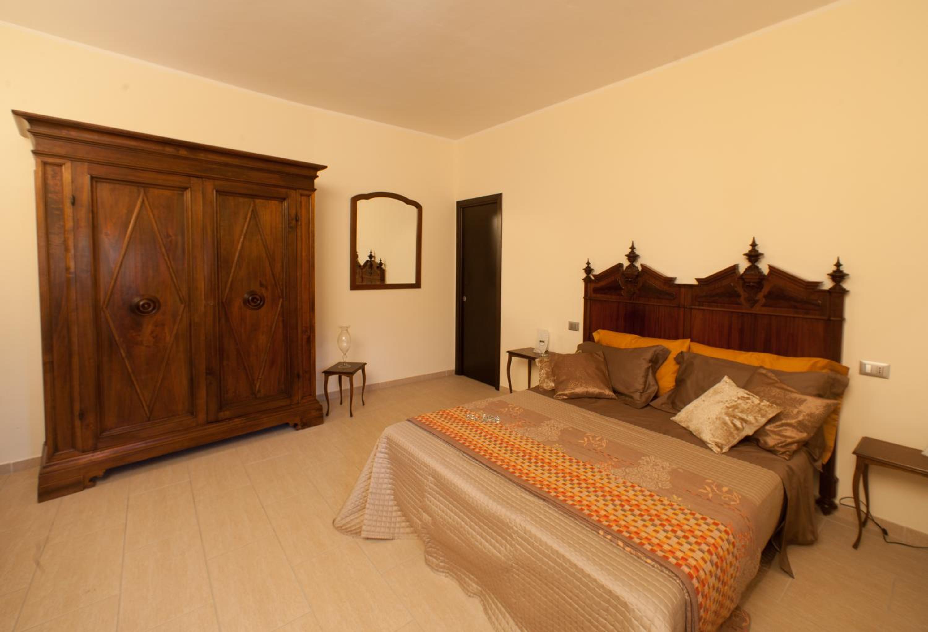 Double Room with Private External Bathroom photo 2