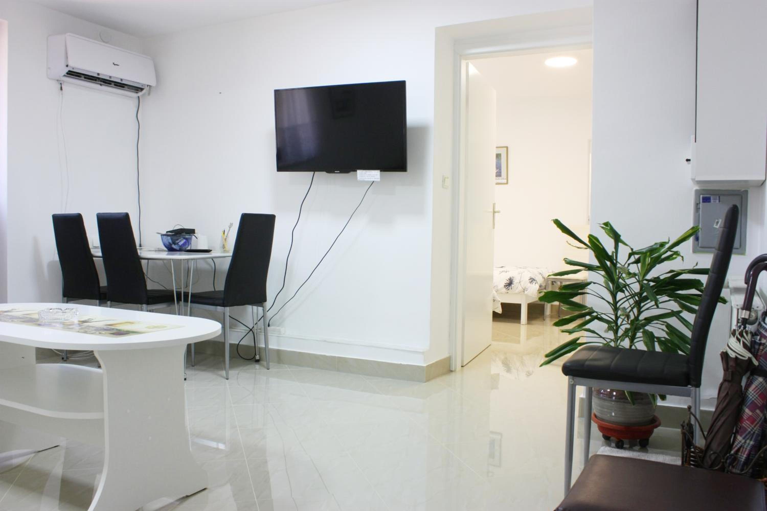 Apartment - Photo 16