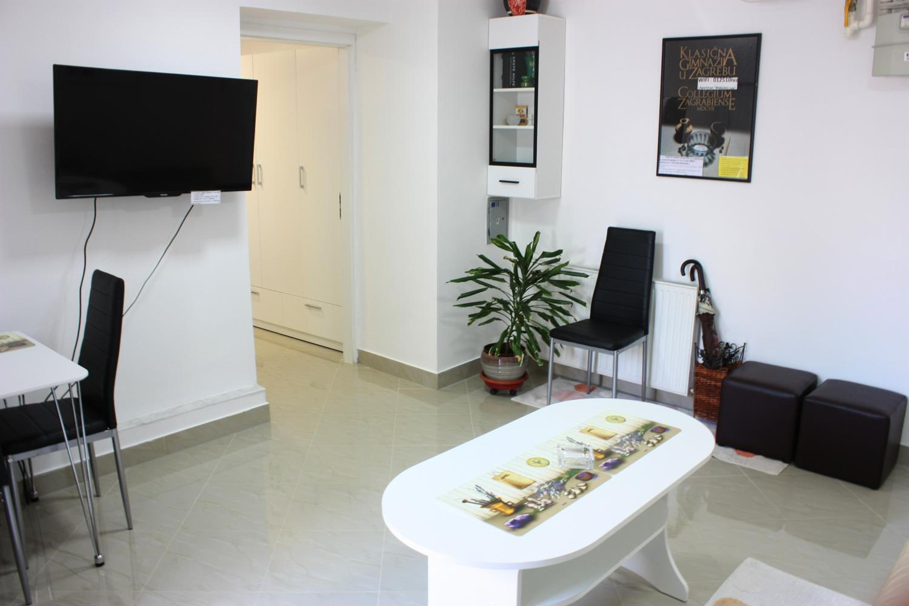 Apartment - Photo 40