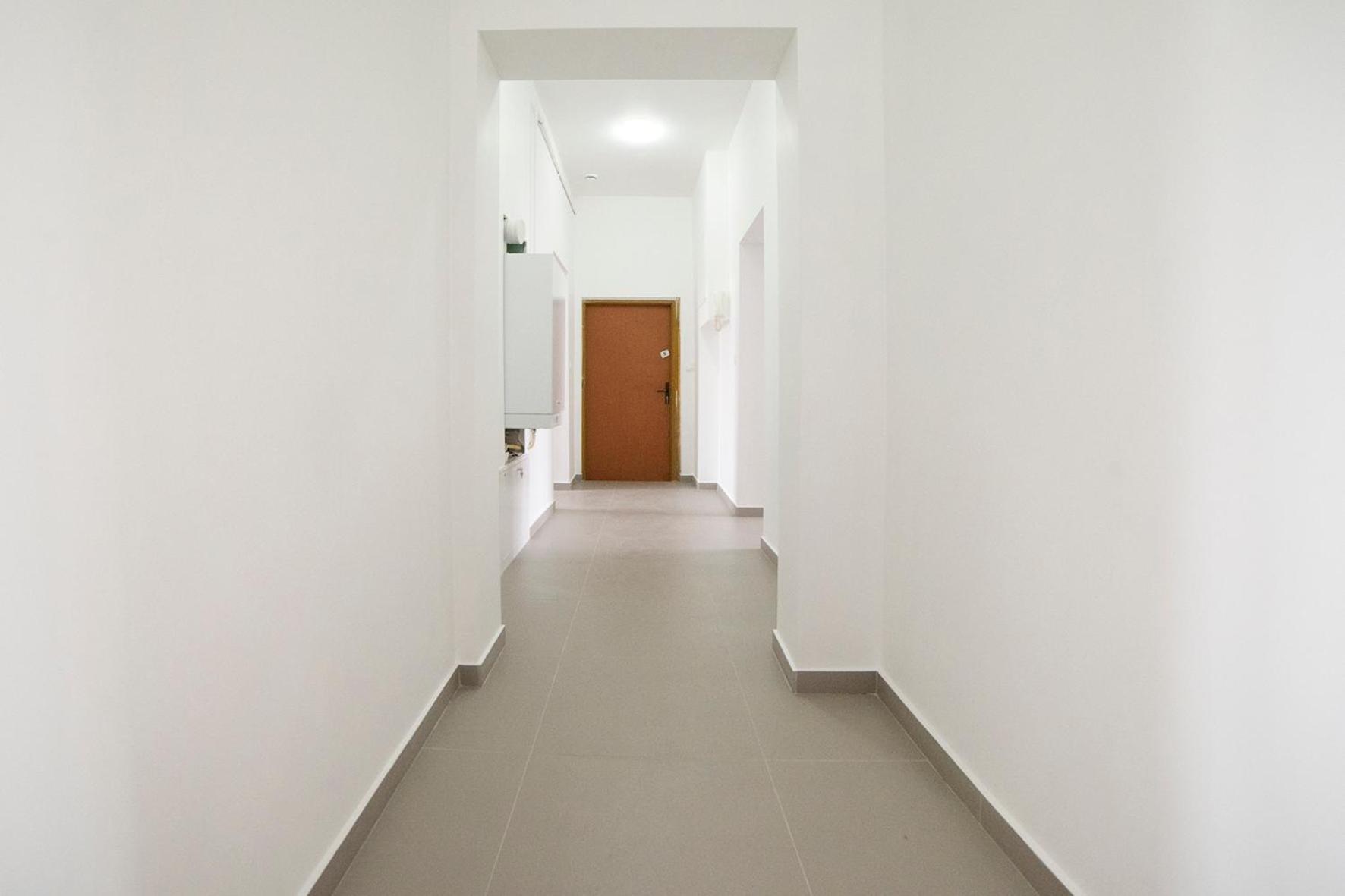 Studio Apartment photo 1