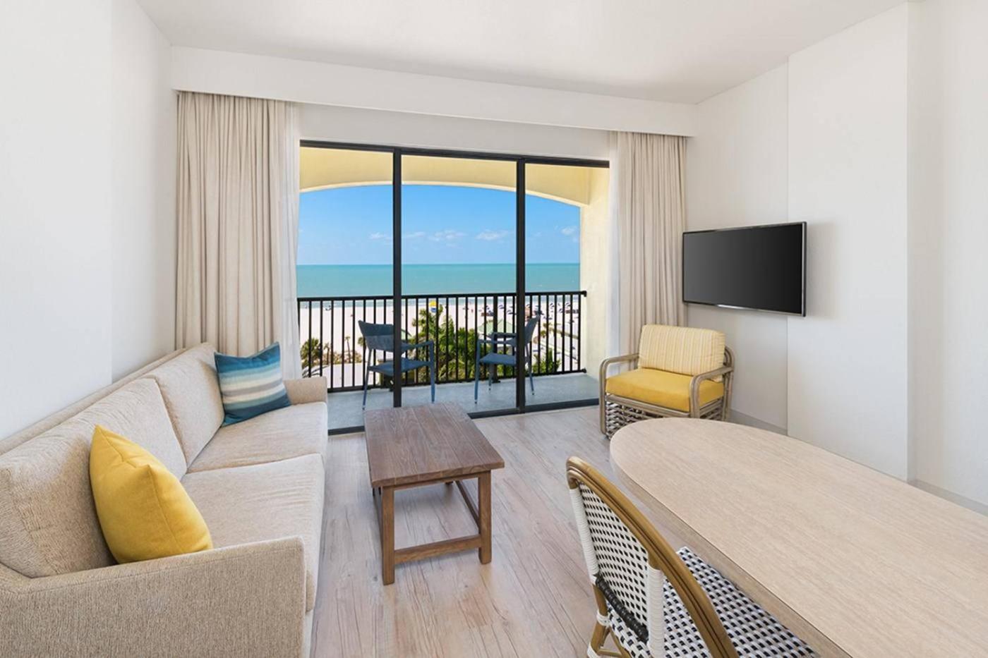 One-Bedroom King Suite - Ocean Front View - Photo 4
