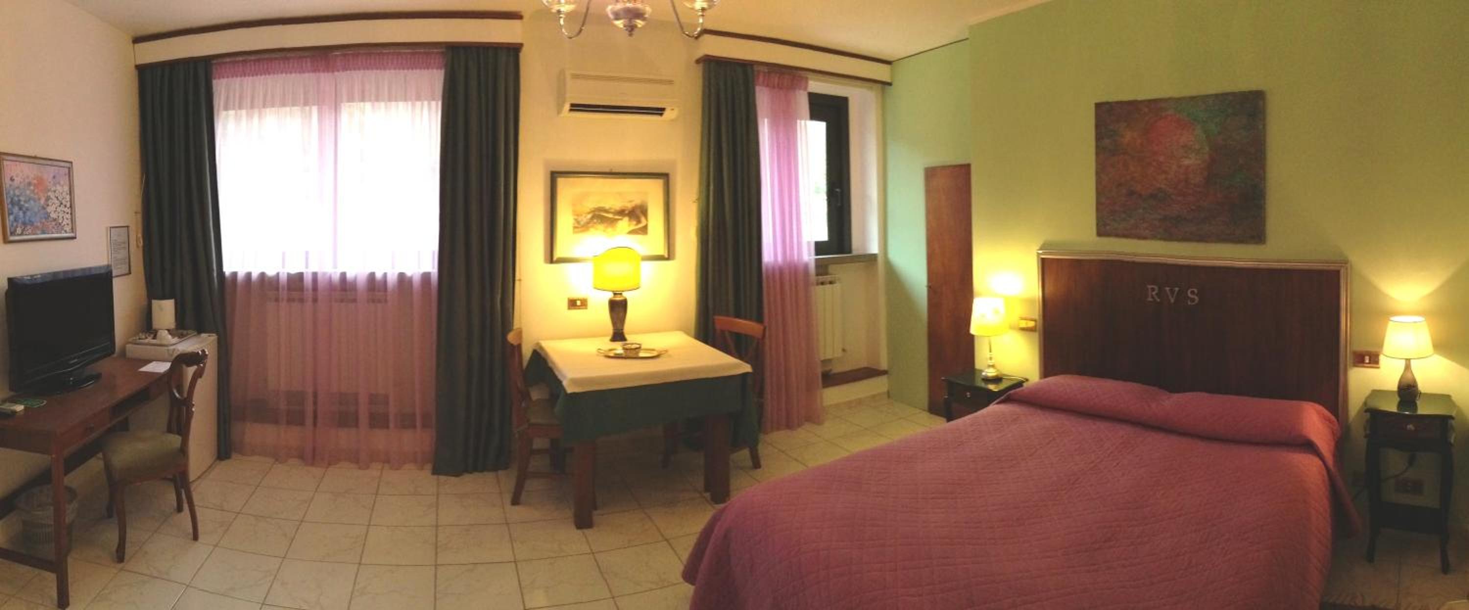 Standard Double Room - Photo 2