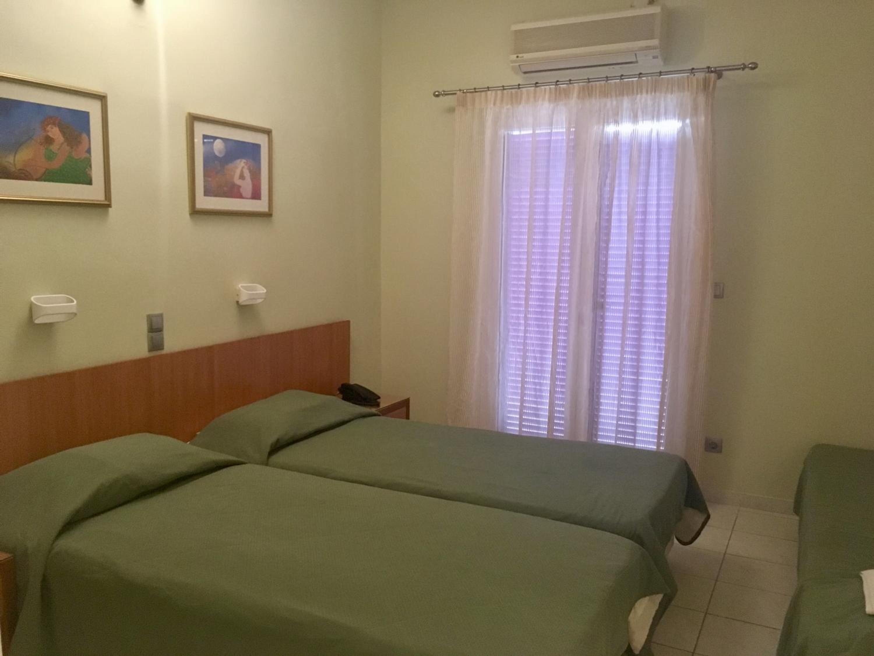 Triple Room - Photo 1