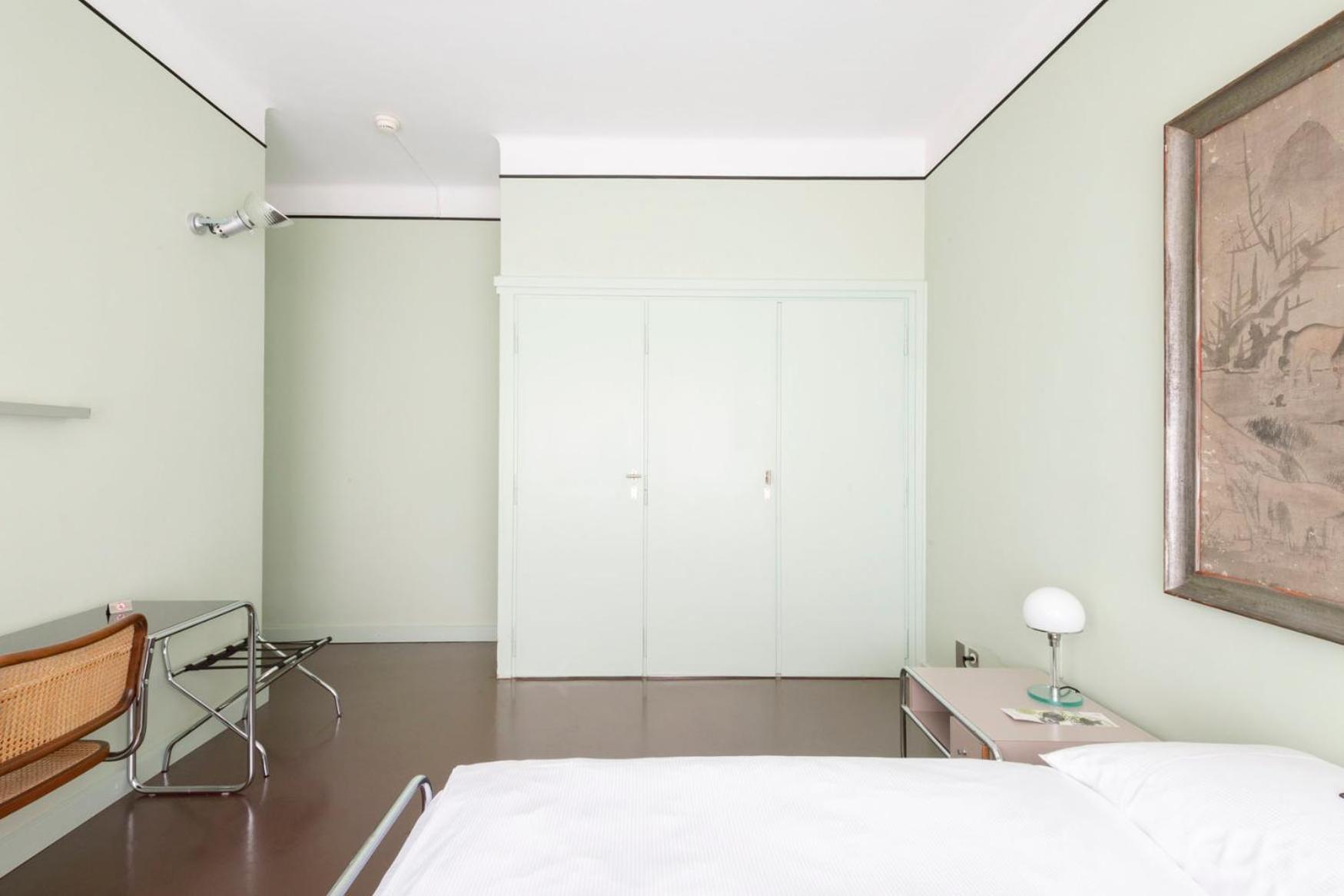 Standard Single Room with Shared Bathroom Balcony and Lake View