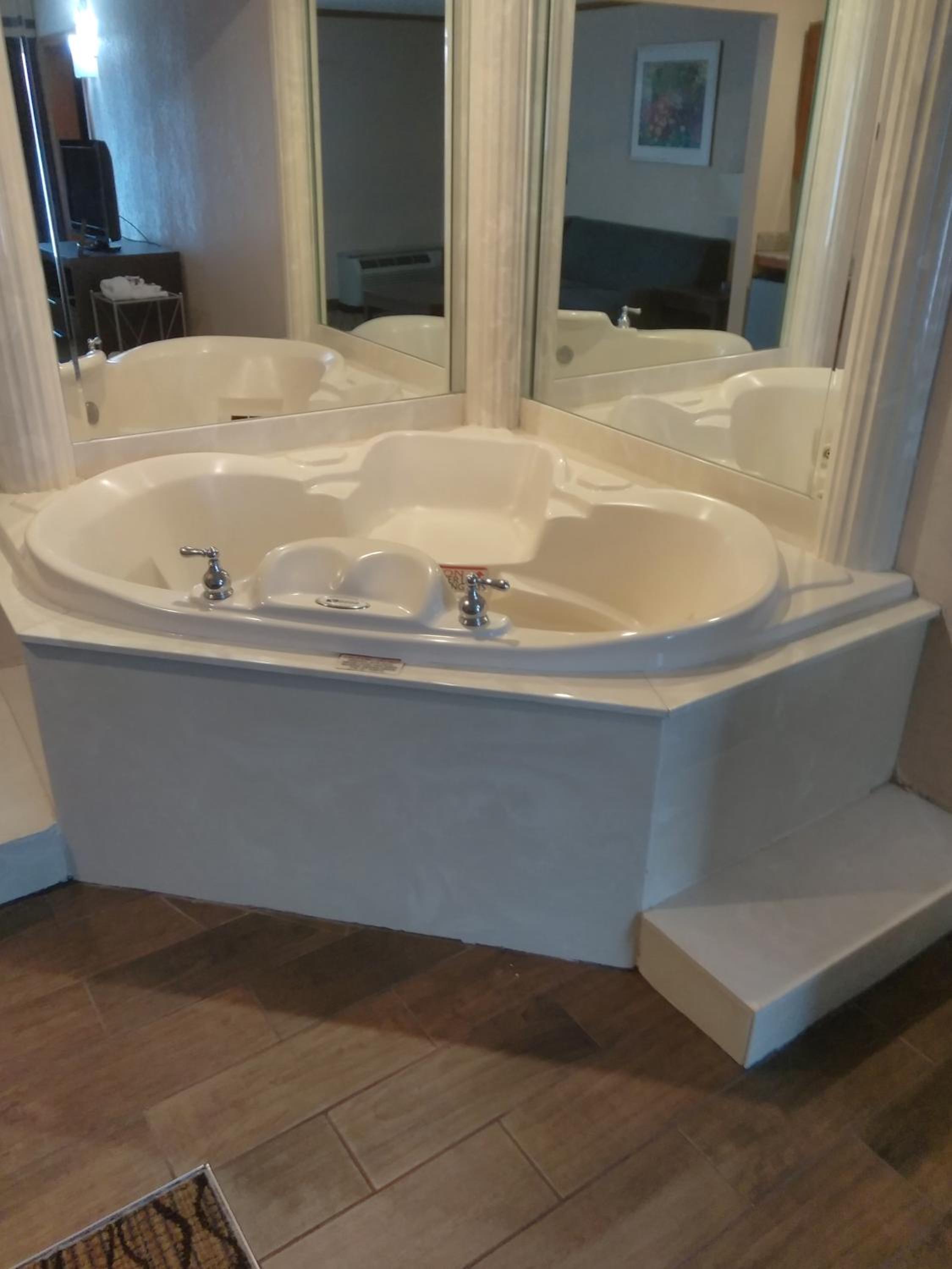 King Suite with Spa Bath and Sofa Bed - Photo 6